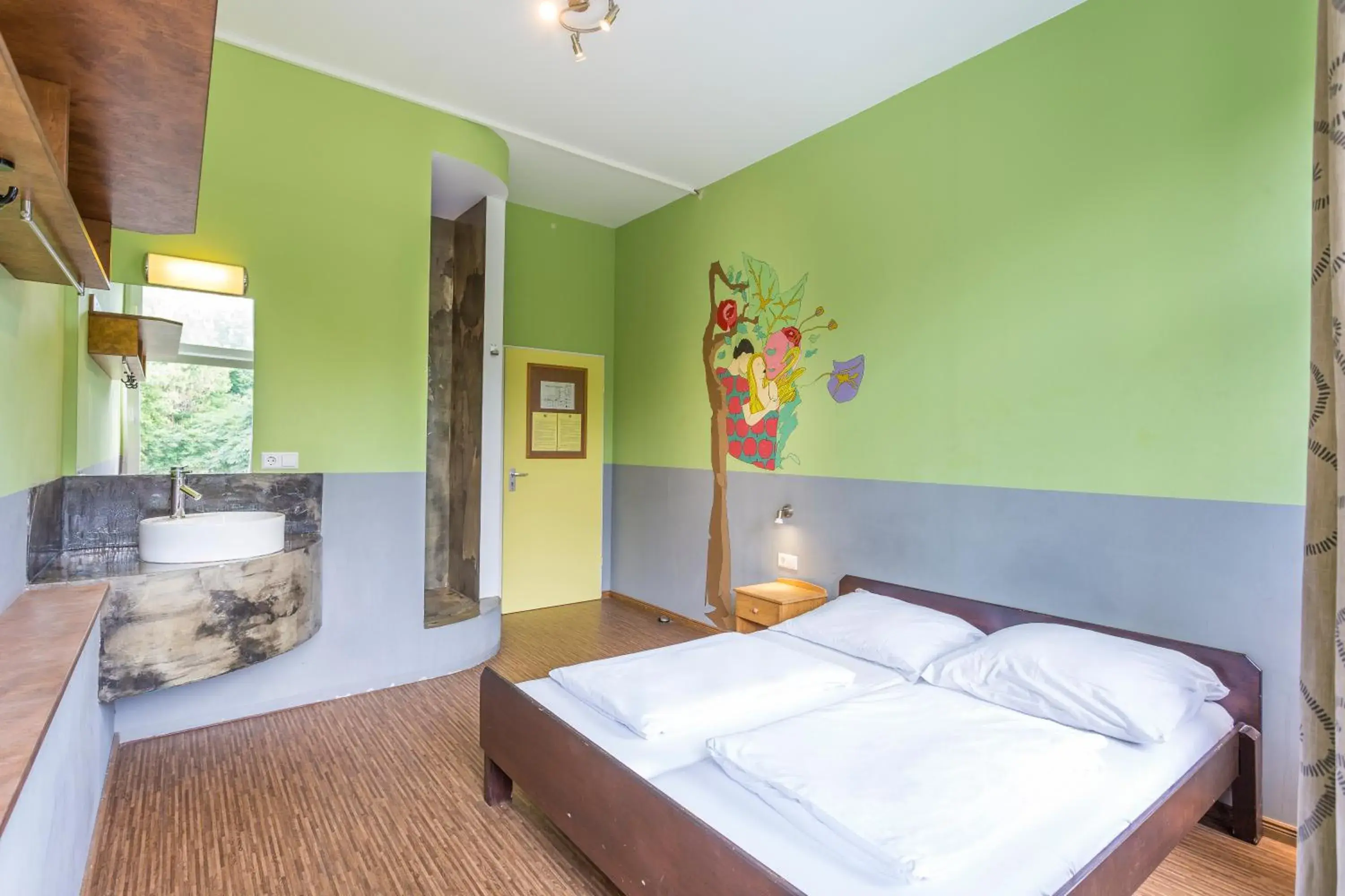 Shower, Bed in Sunflower Hostel Berlin Shower, Bed in Sunflower Hostel Berlin