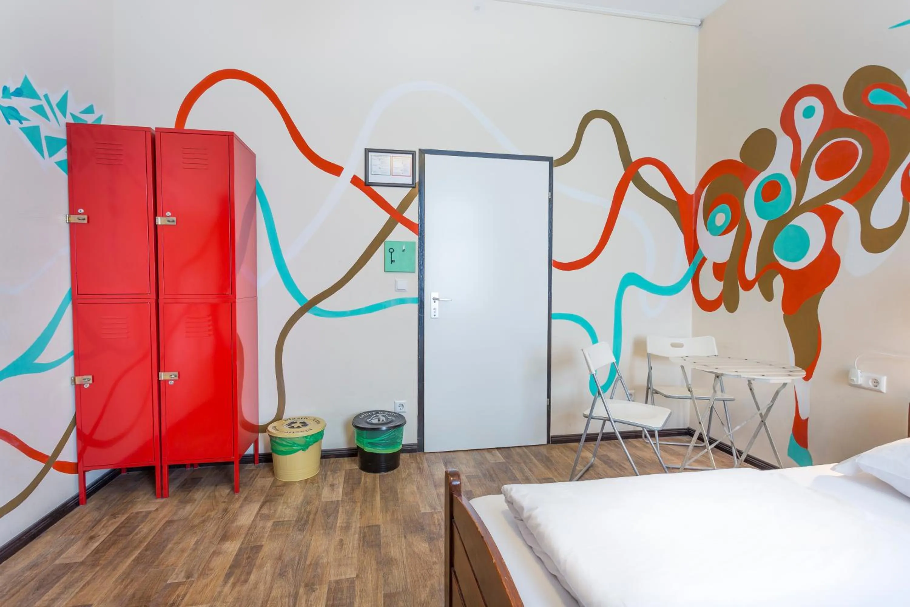 Photo of the whole room, Bed in Sunflower Hostel Berlin