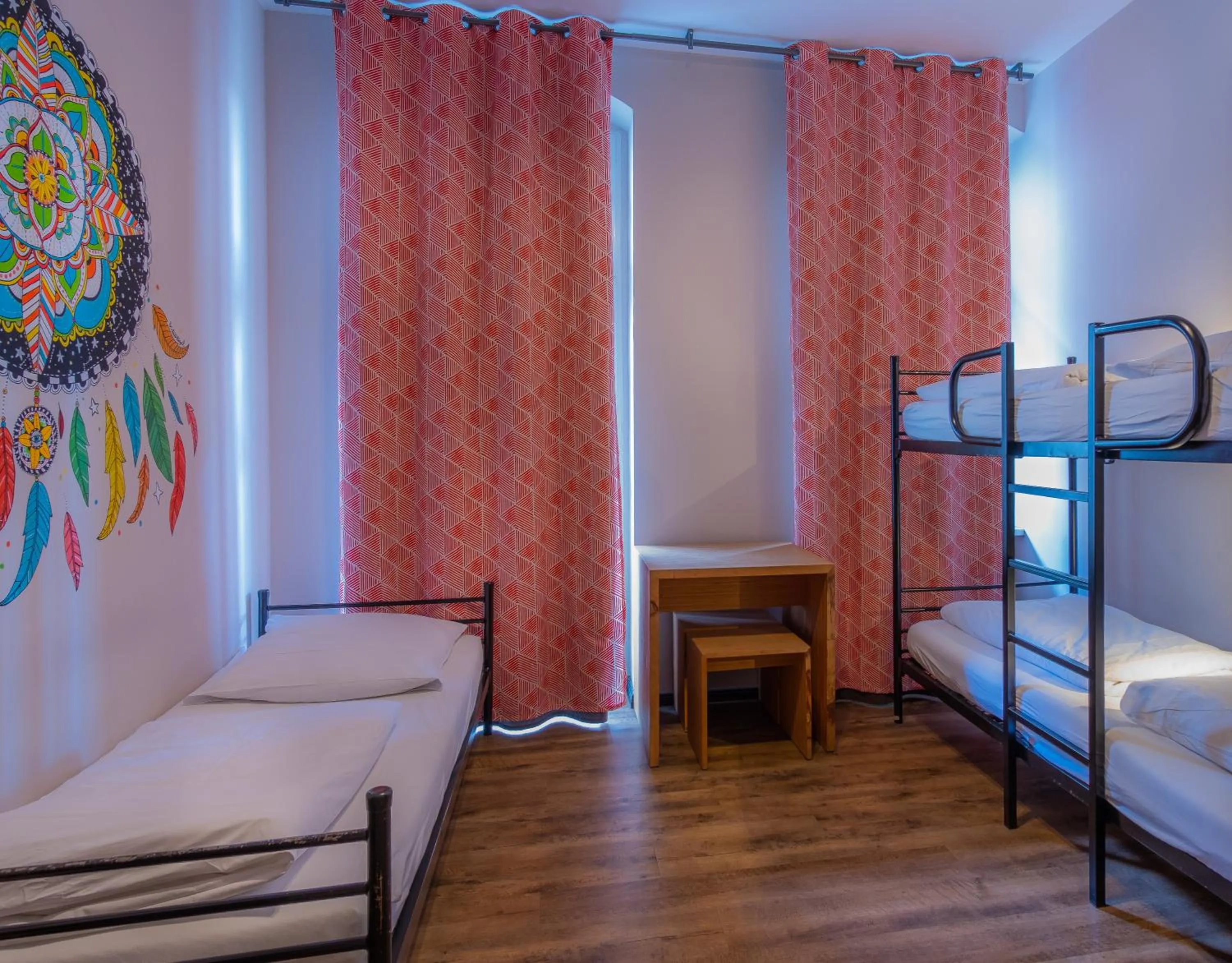 Photo of the whole room, Bed in Sunflower Hostel Berlin