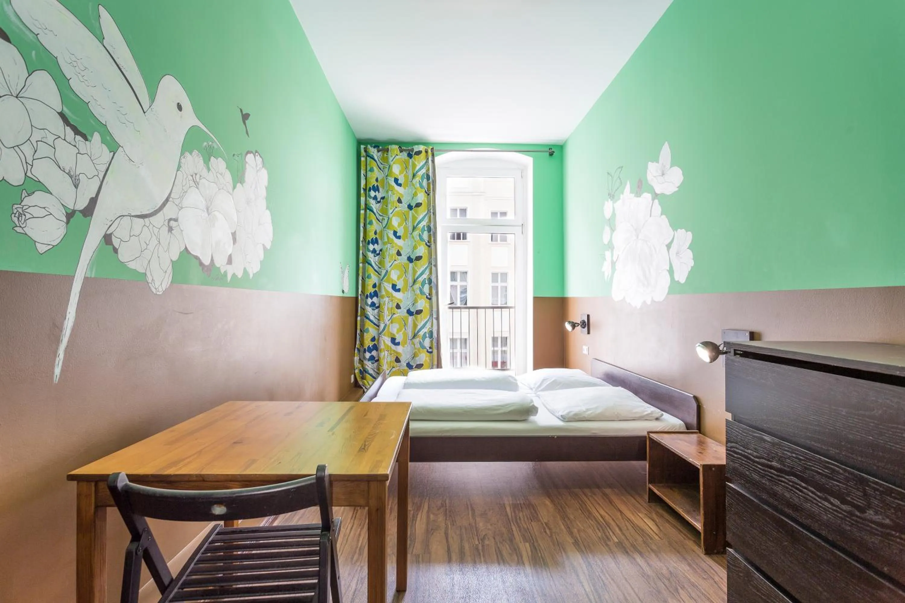 Photo of the whole room, Bed in Sunflower Hostel Berlin