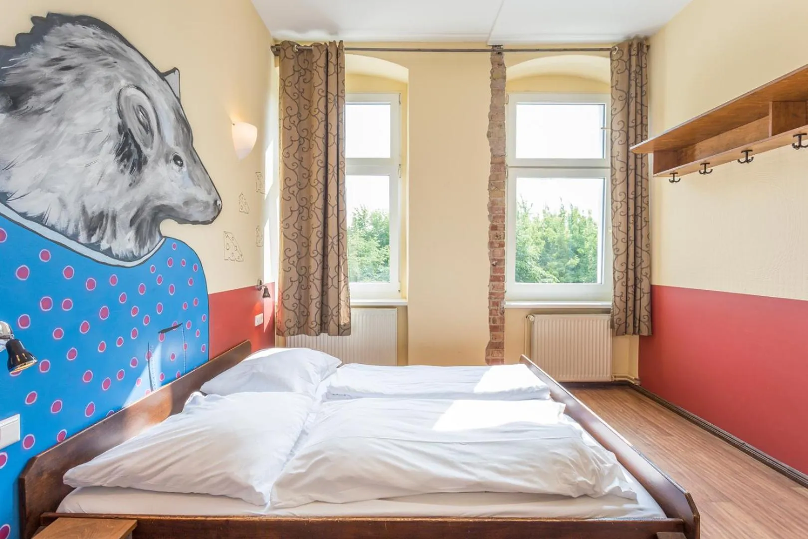 Photo of the whole room, Bed in Sunflower Hostel Berlin