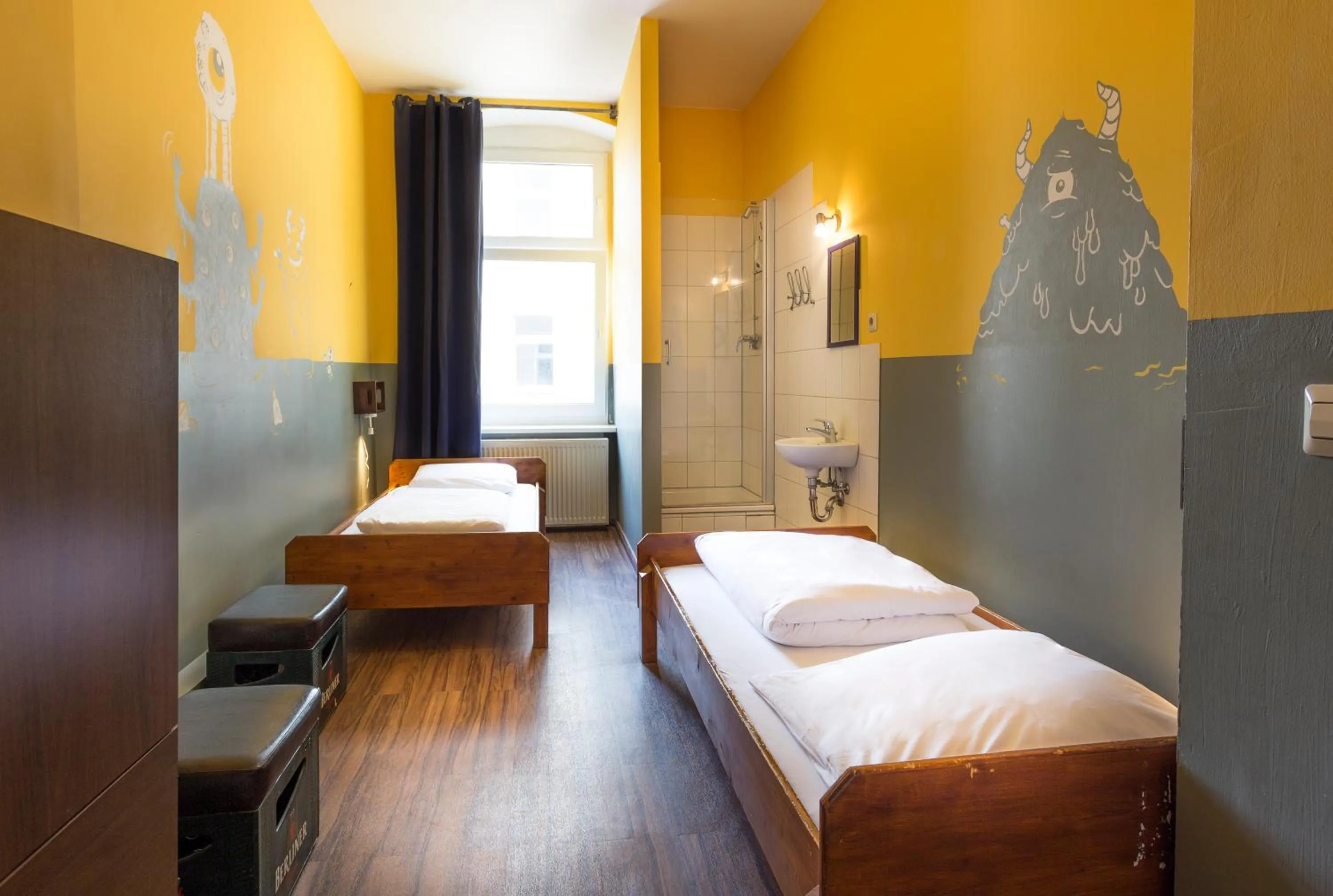 Photo of the whole room, Bed in Sunflower Hostel Berlin