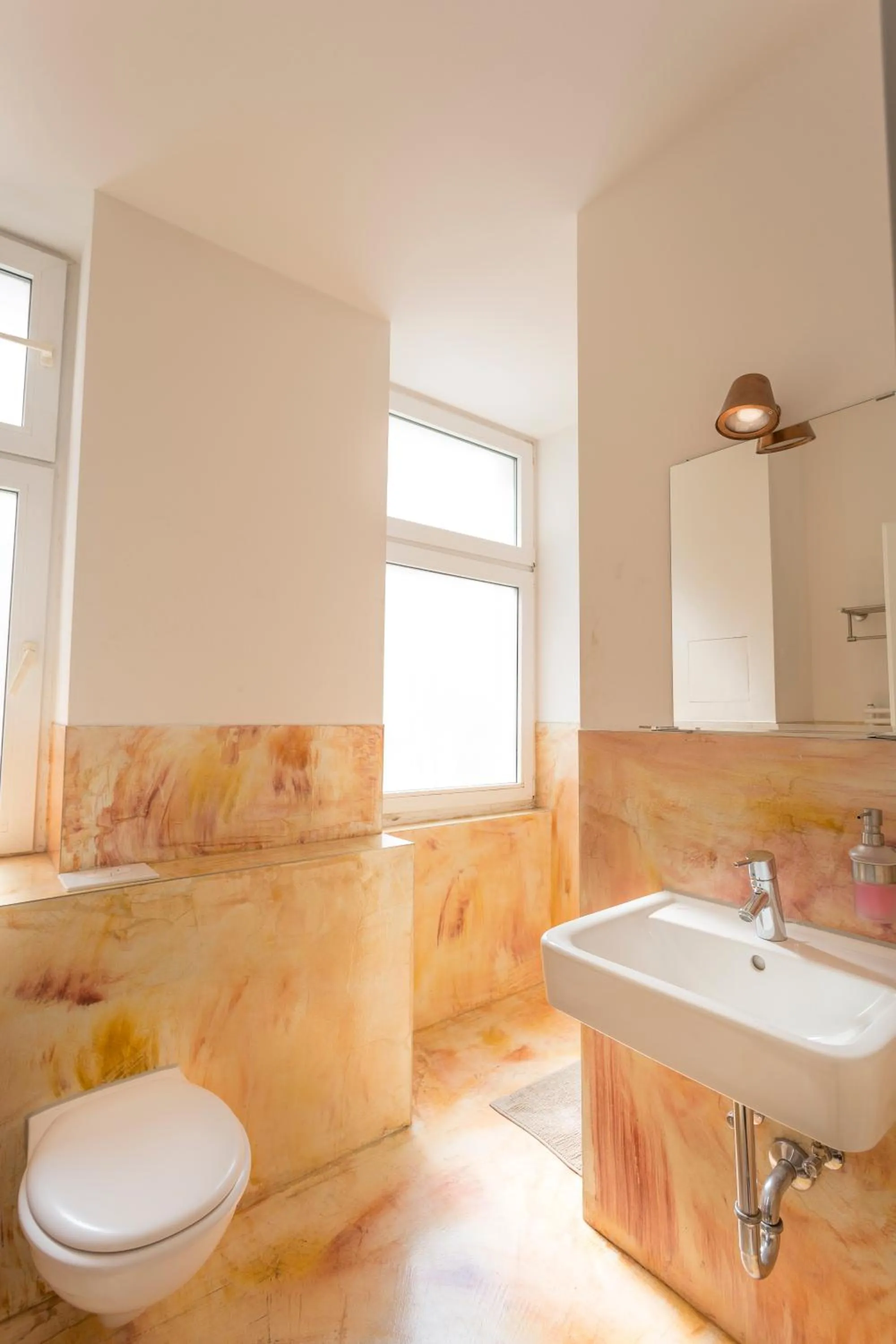 Shower in Sunflower Hostel Berlin