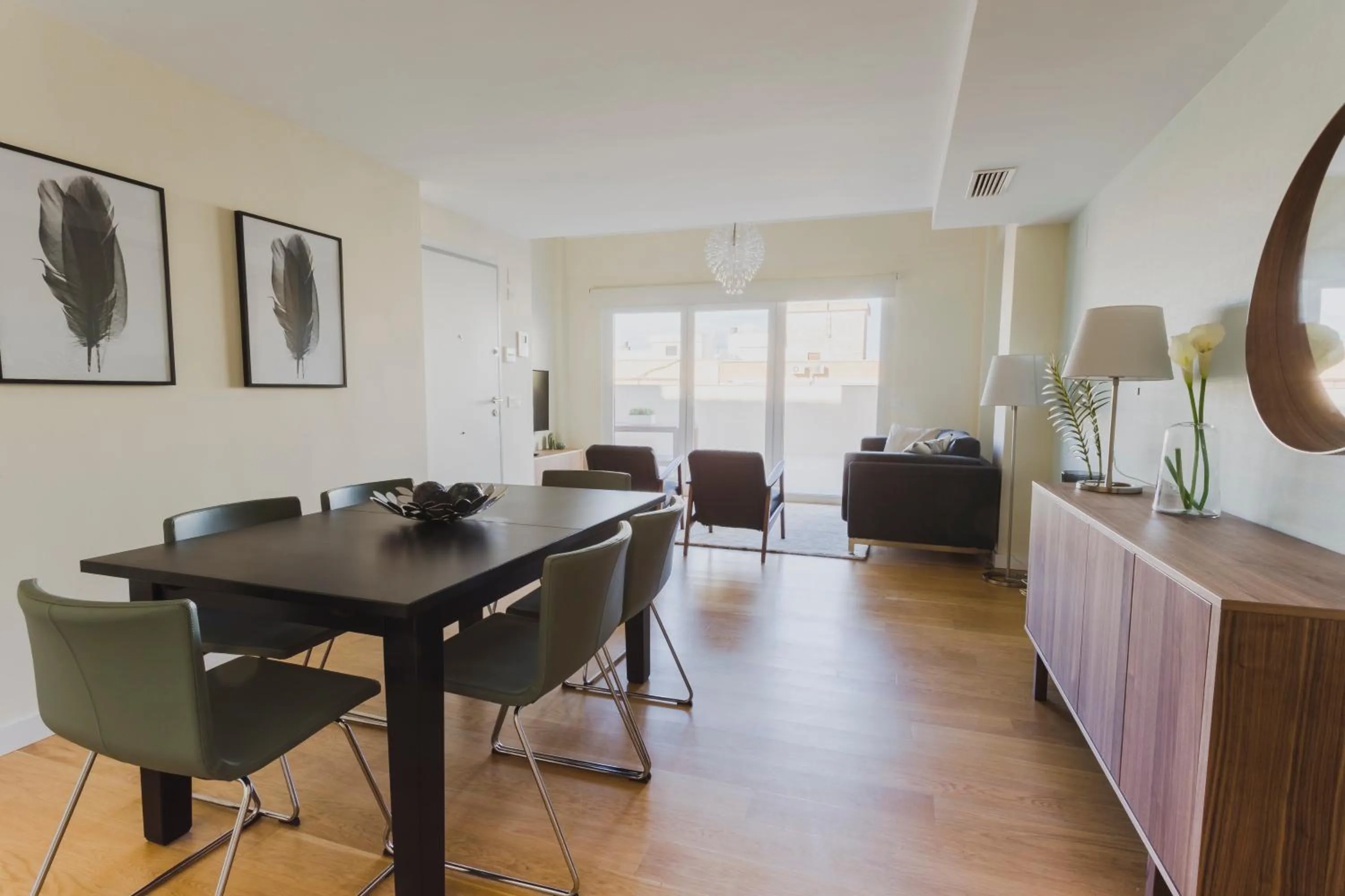 Dining area in HQ Rooms Apartments San Vicente