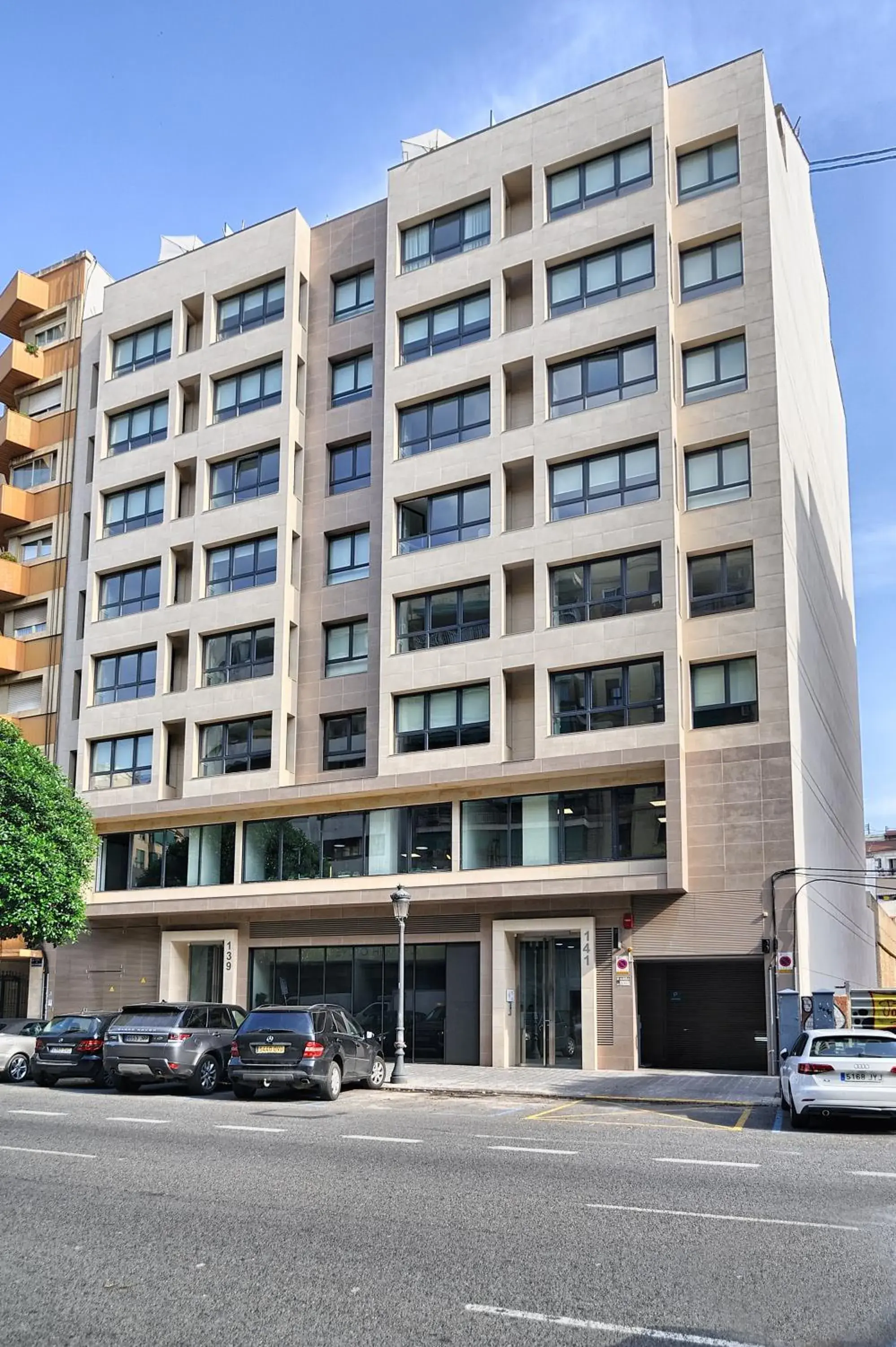 Facade/entrance in HQ Rooms Apartments San Vicente Facade/entrance in HQ Rooms Apartments San Vicente