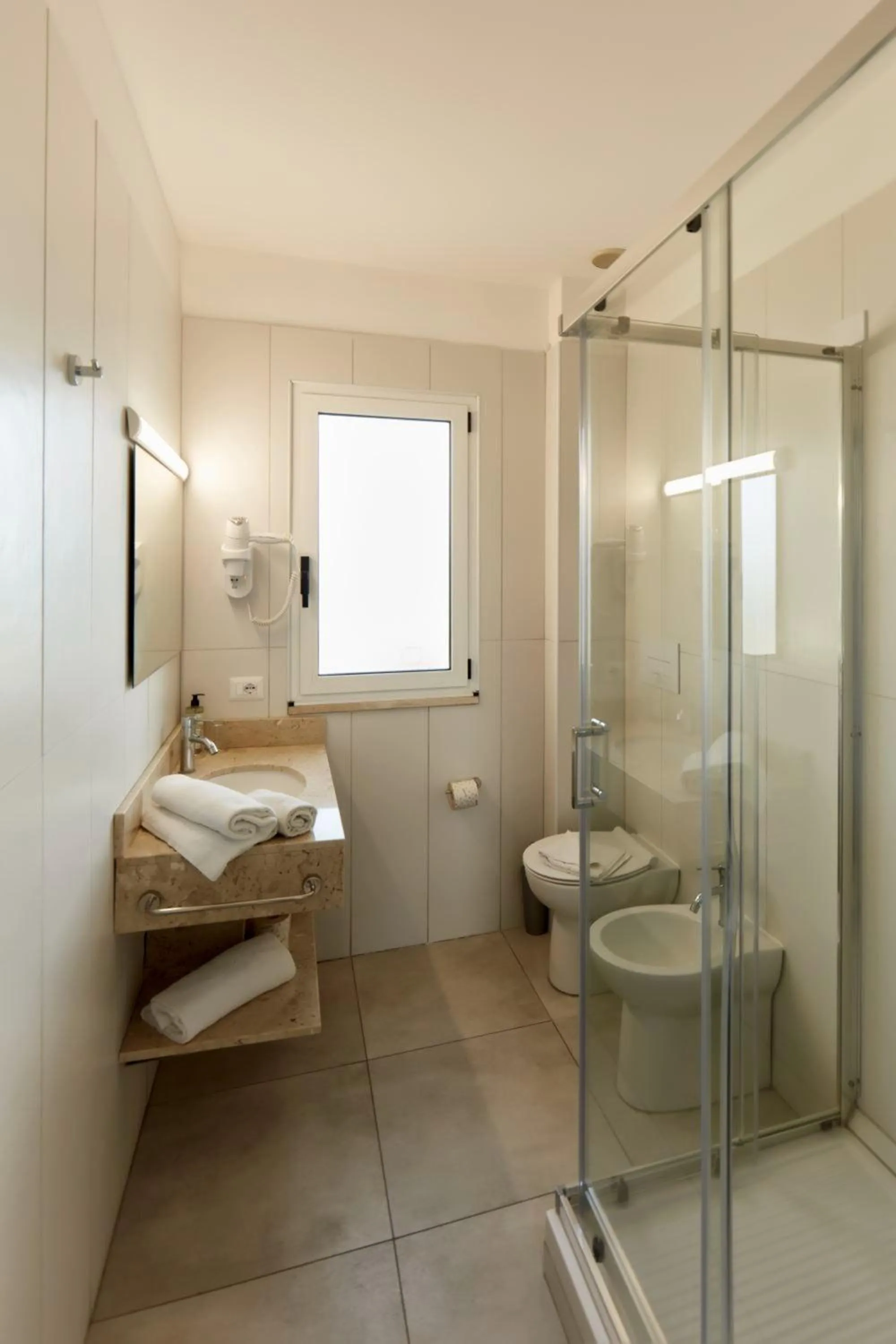 Shower in I Giardini di Athena- Athena Resort