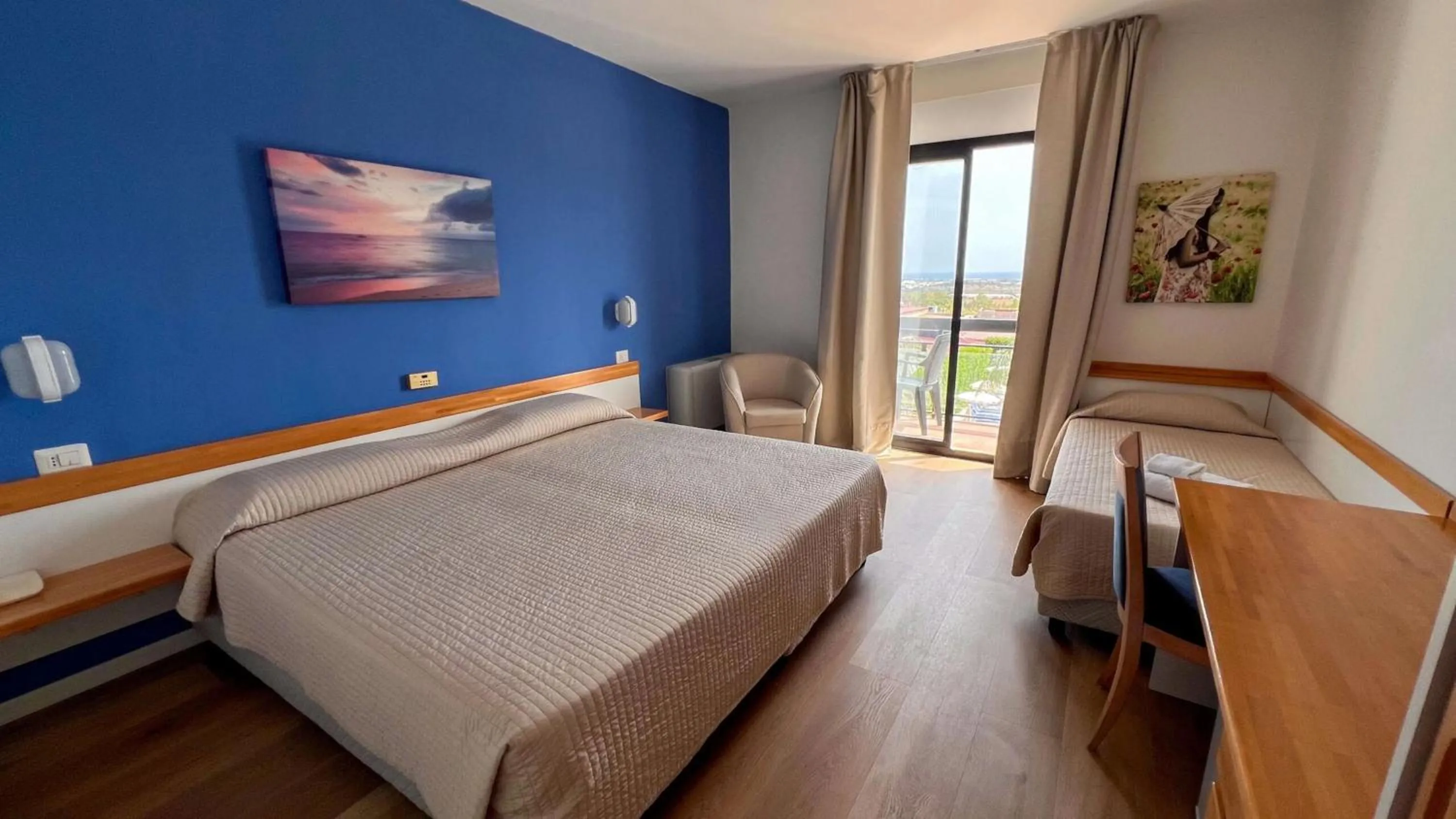 Photo of the whole room, Bed in I Giardini di Athena- Athena Resort