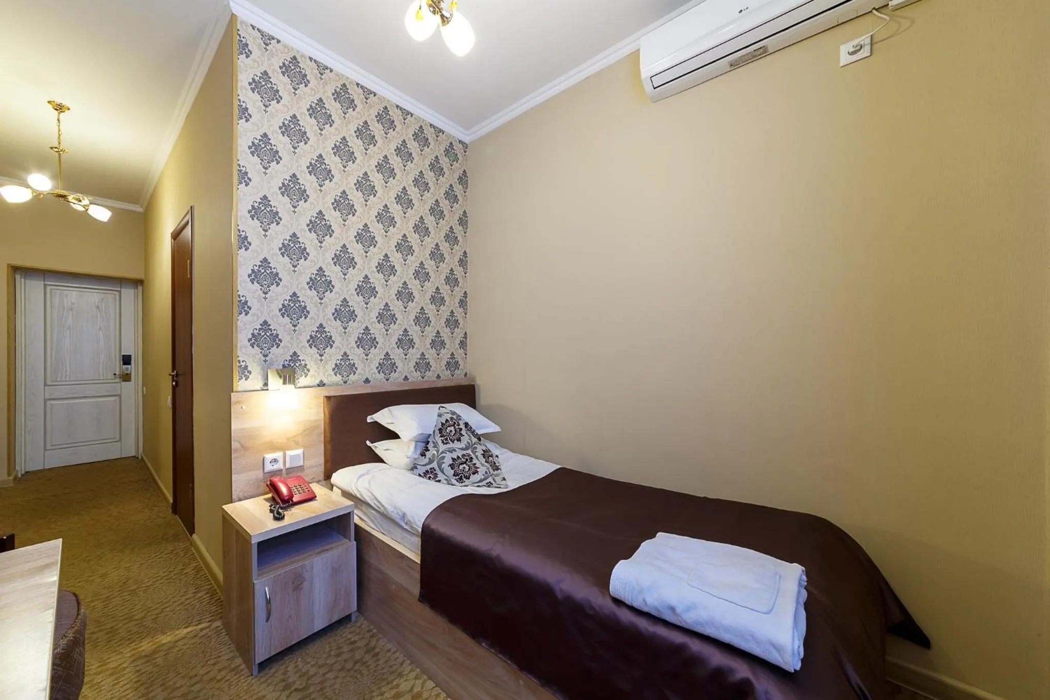 Bed in Renion Zyliha Hotel