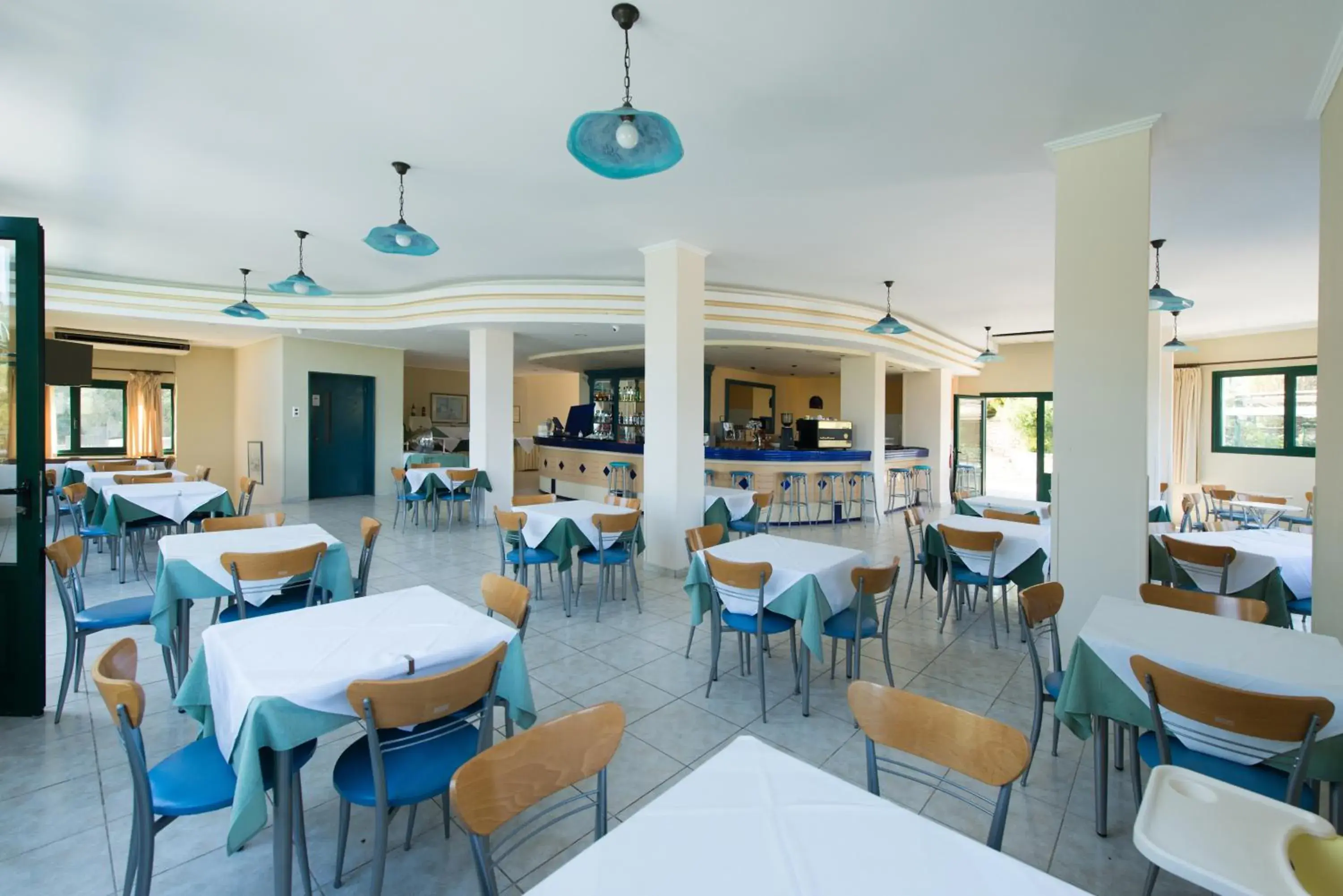 Restaurant/places to eat in Santa Marina Hotel Restaurant/places to eat in Santa Marina Hotel