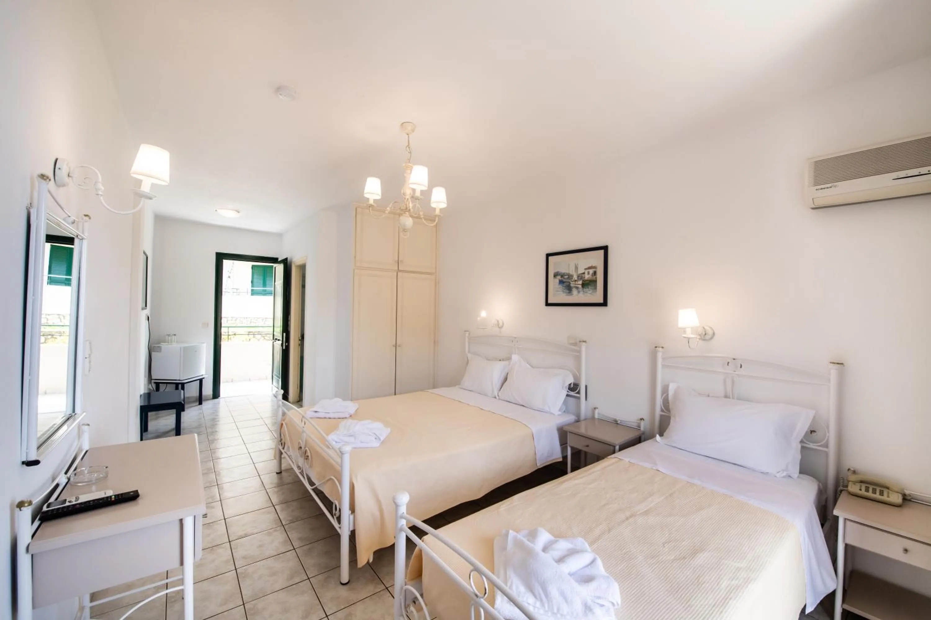 Photo of the whole room in Santa Marina Hotel