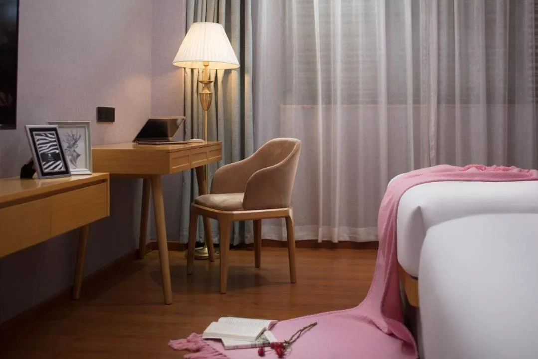 Bedroom, Bed in Guangzhou Mustin Hotel