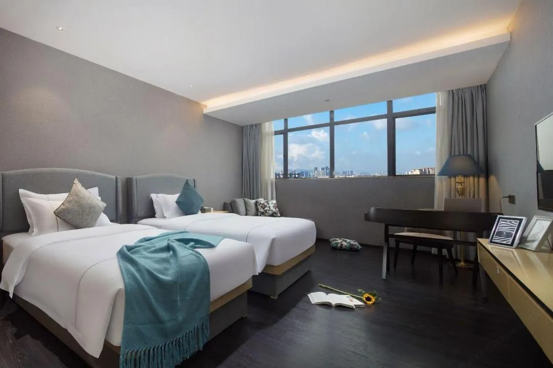 Photo of the whole room, Bed in Guangzhou Mustin Hotel