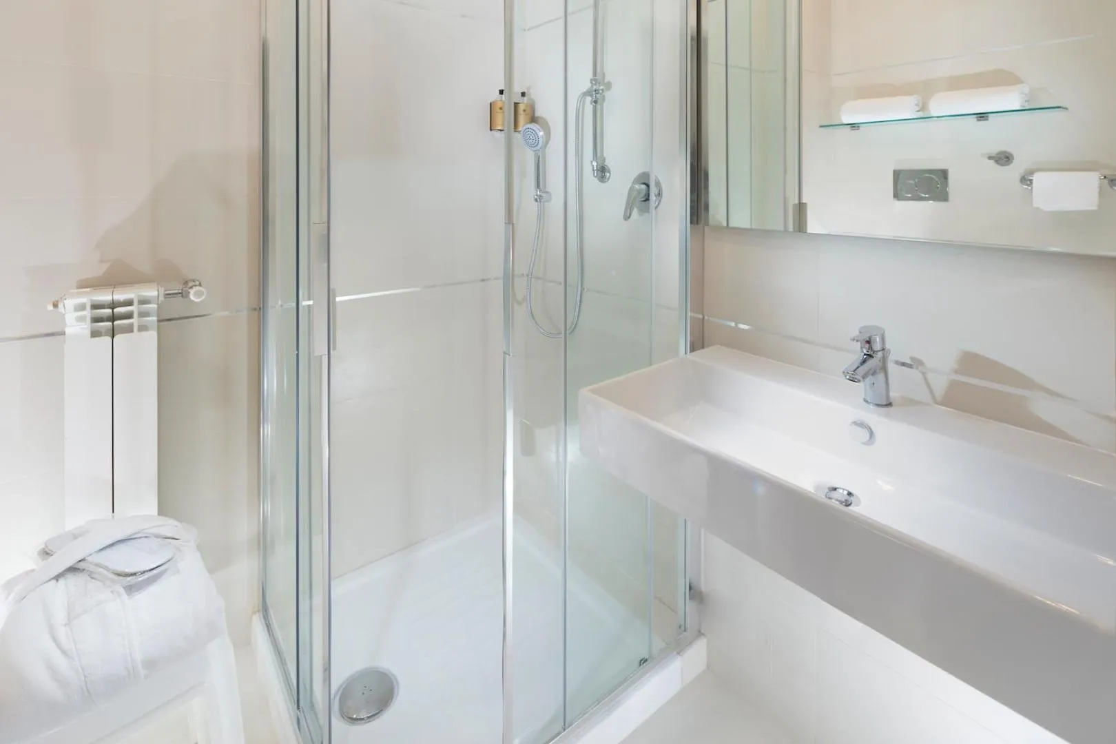 Bathroom in Europa Grand Hotel