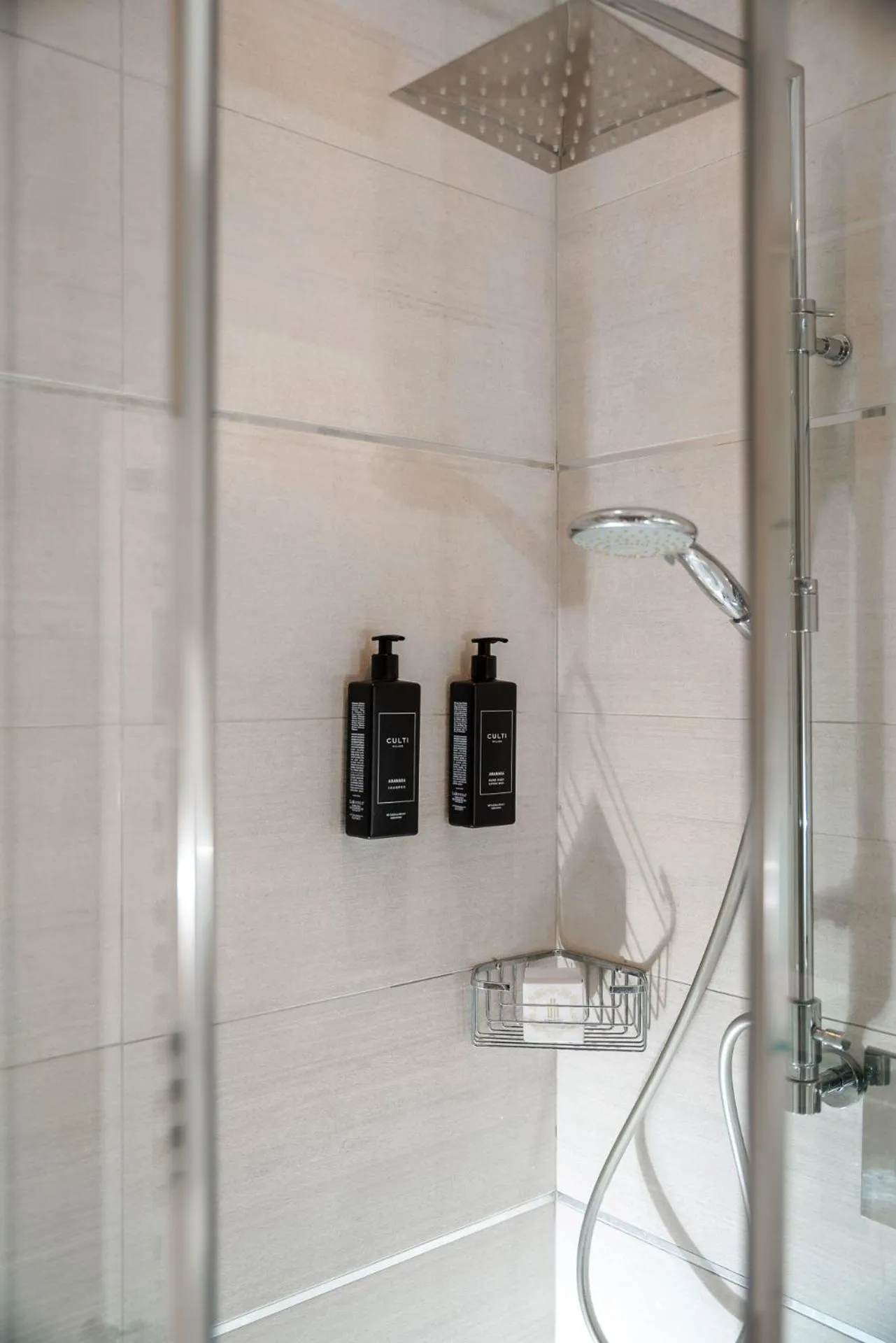 Shower in Europa Grand Hotel