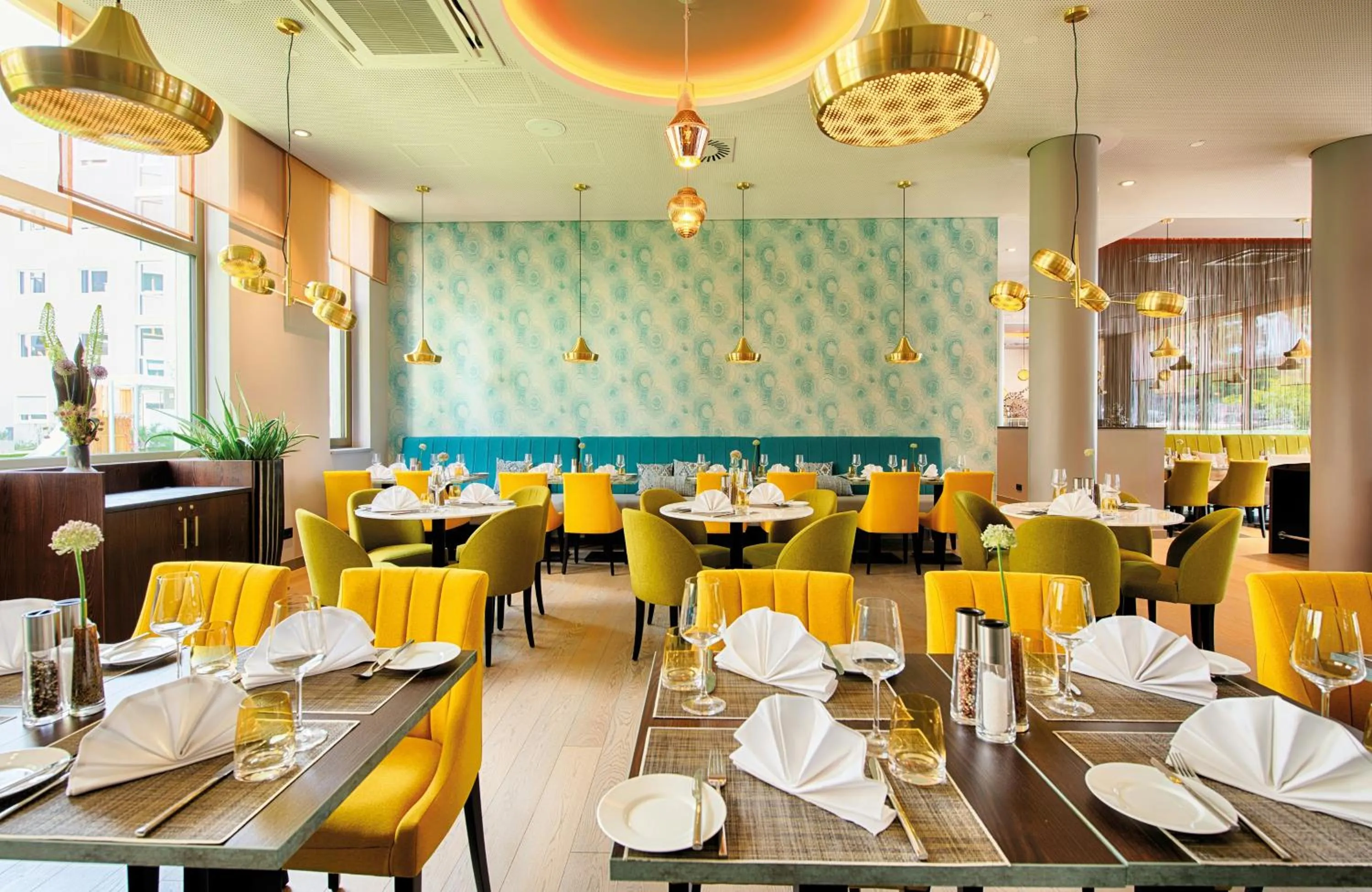 Restaurant/places to eat in Leonardo Royal Hotel Ulm