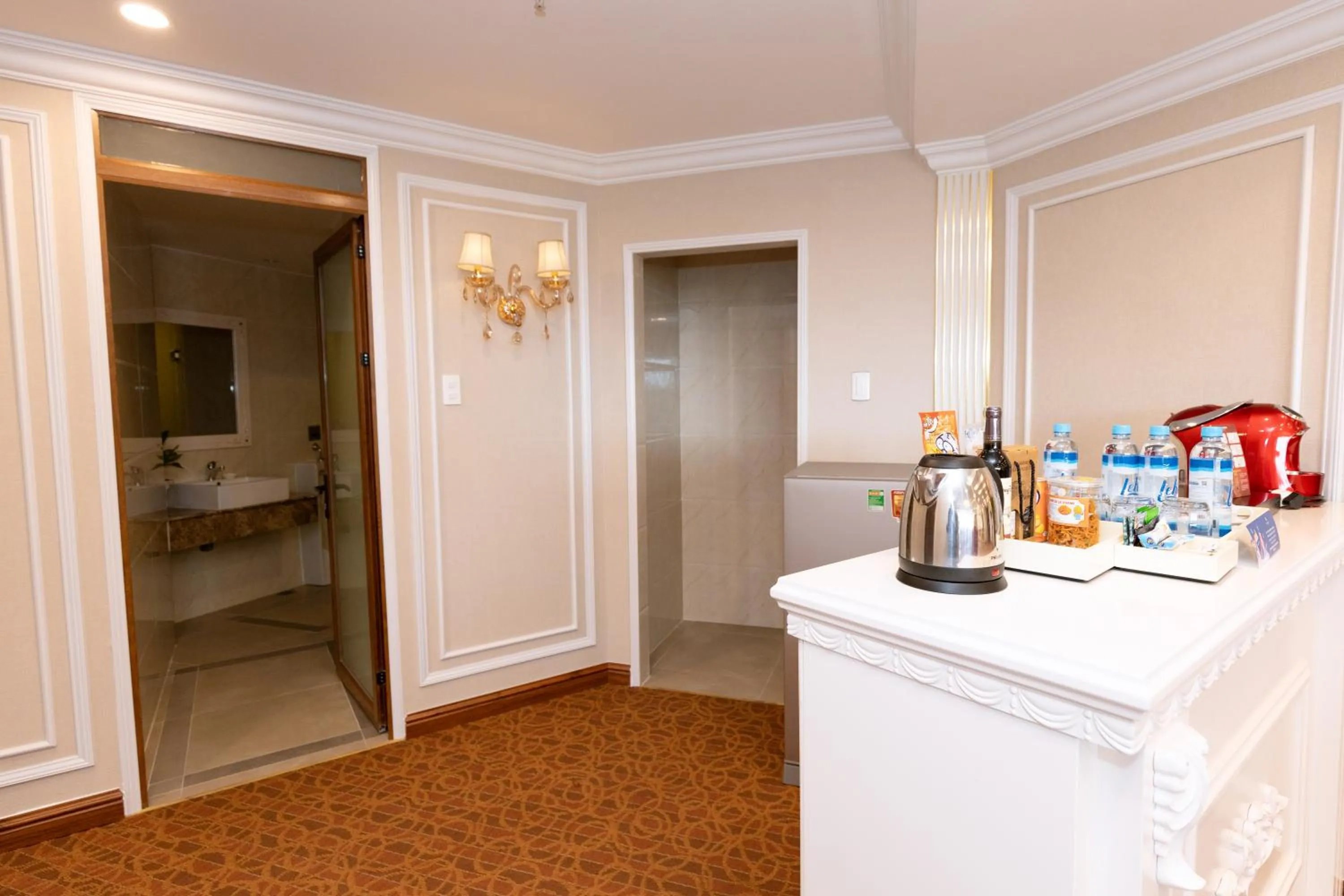 Coffee/tea facilities in Ladalat Hotel