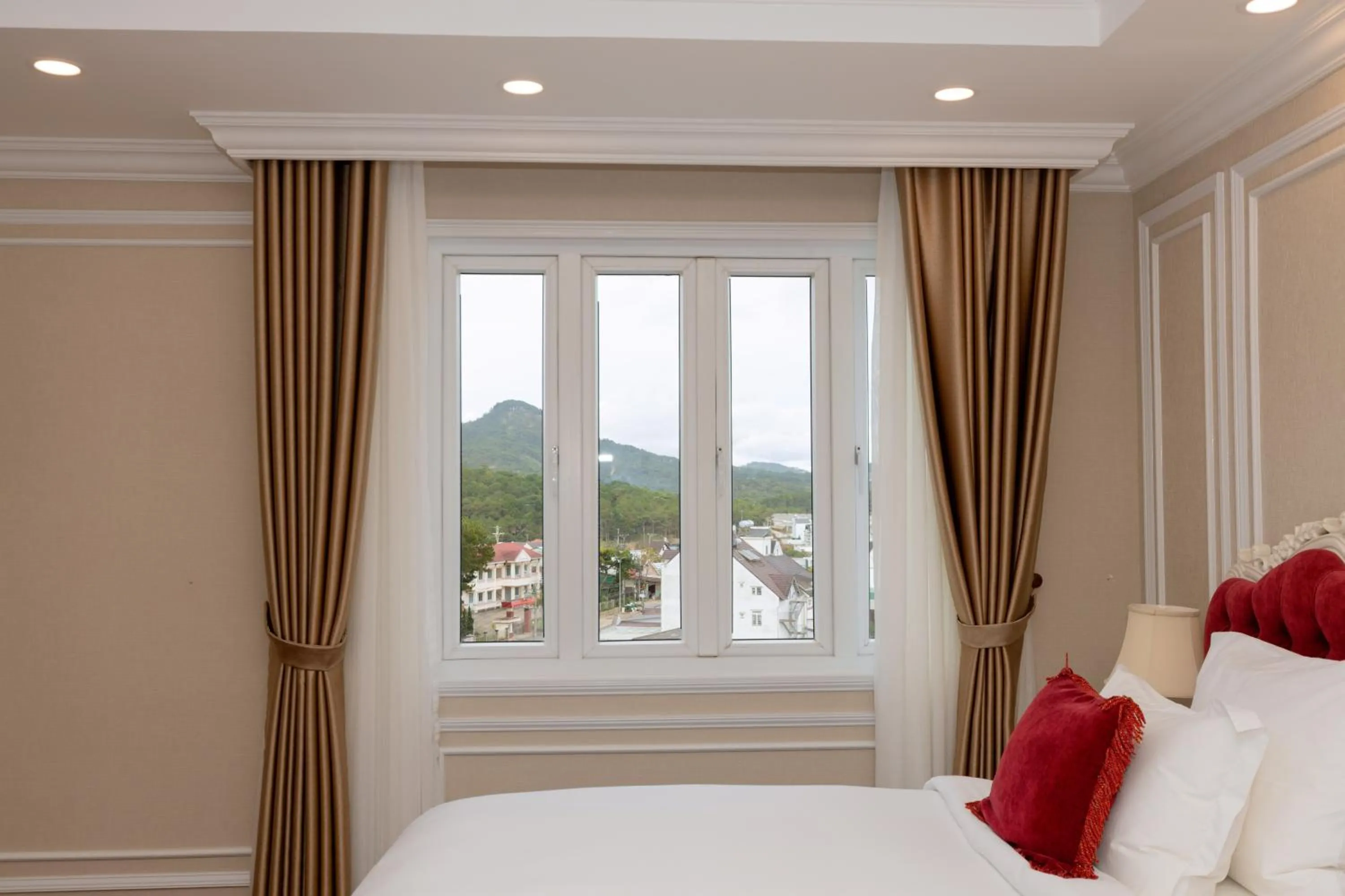 Bed in Ladalat Hotel