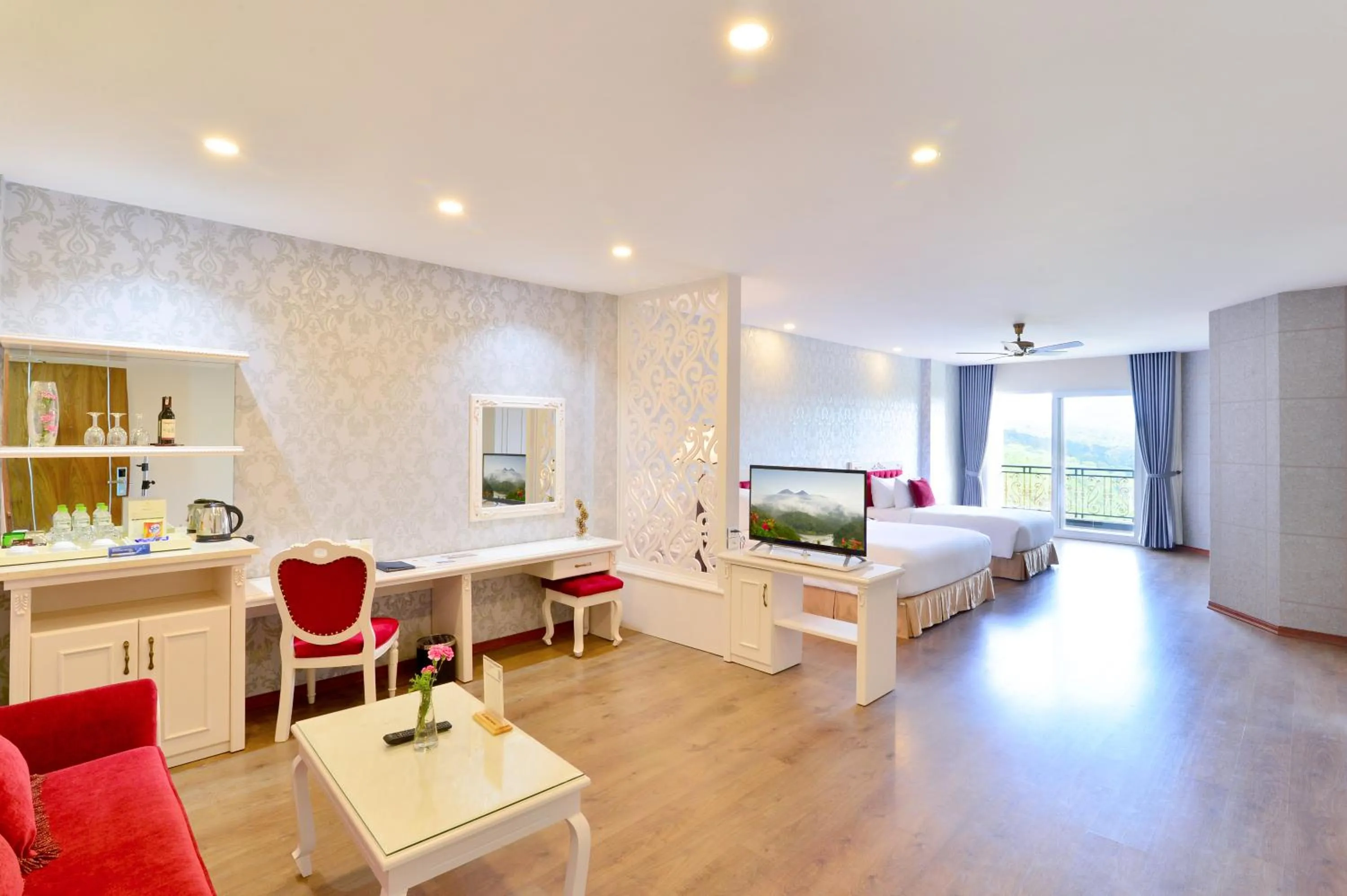 TV and multimedia in Ladalat Hotel