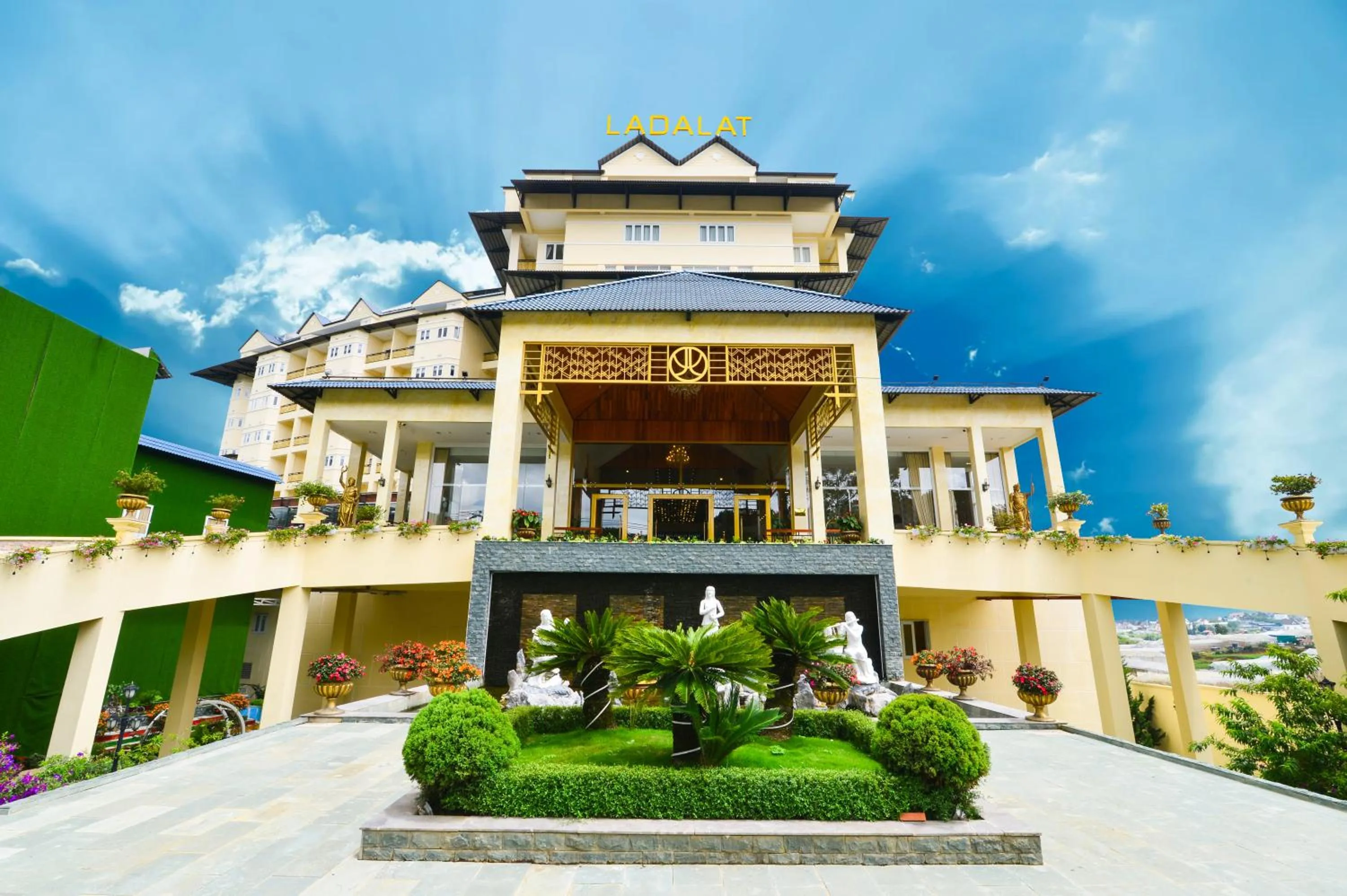 Property building in Ladalat Hotel