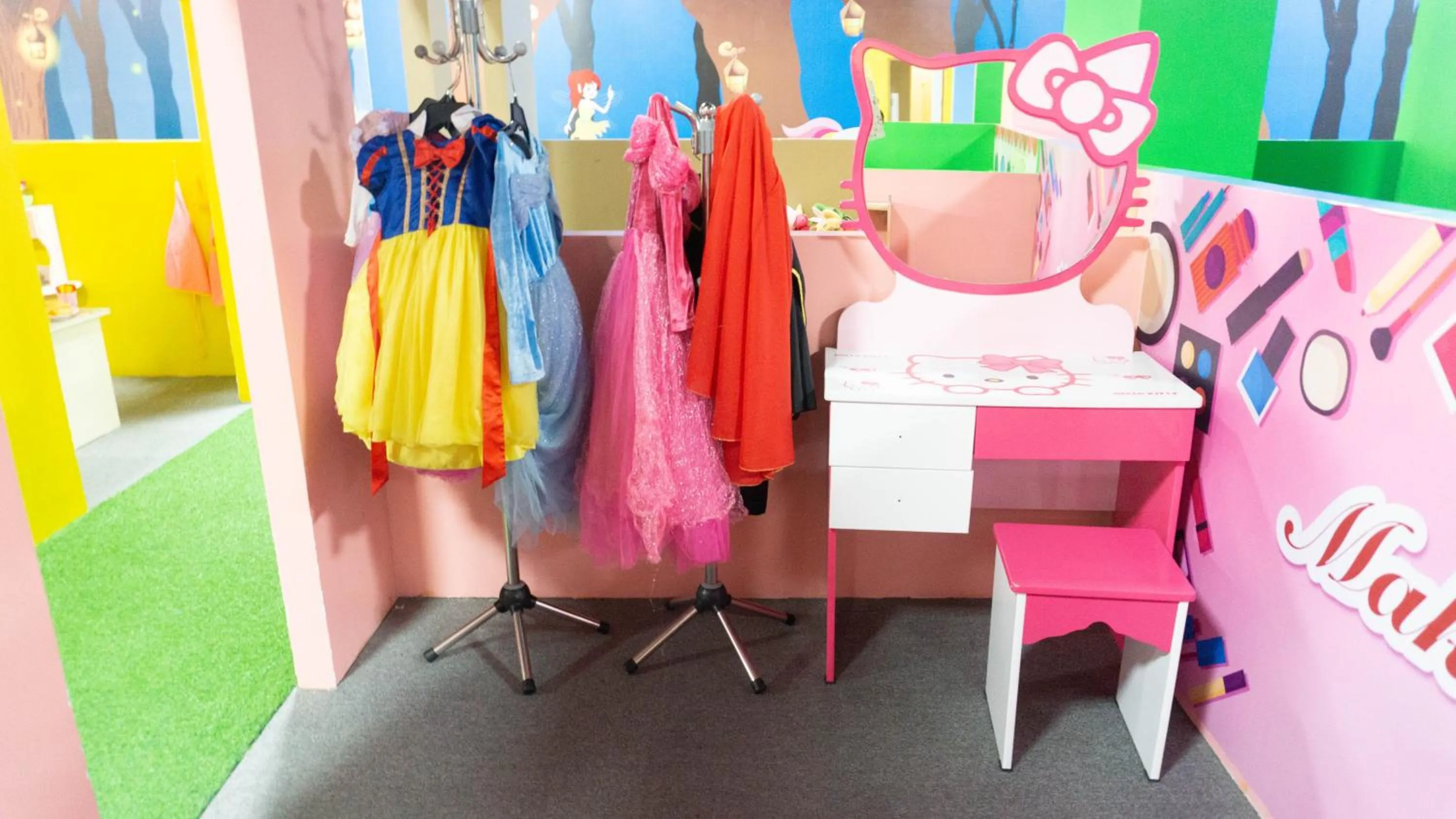 Children play ground in Ladalat Hotel