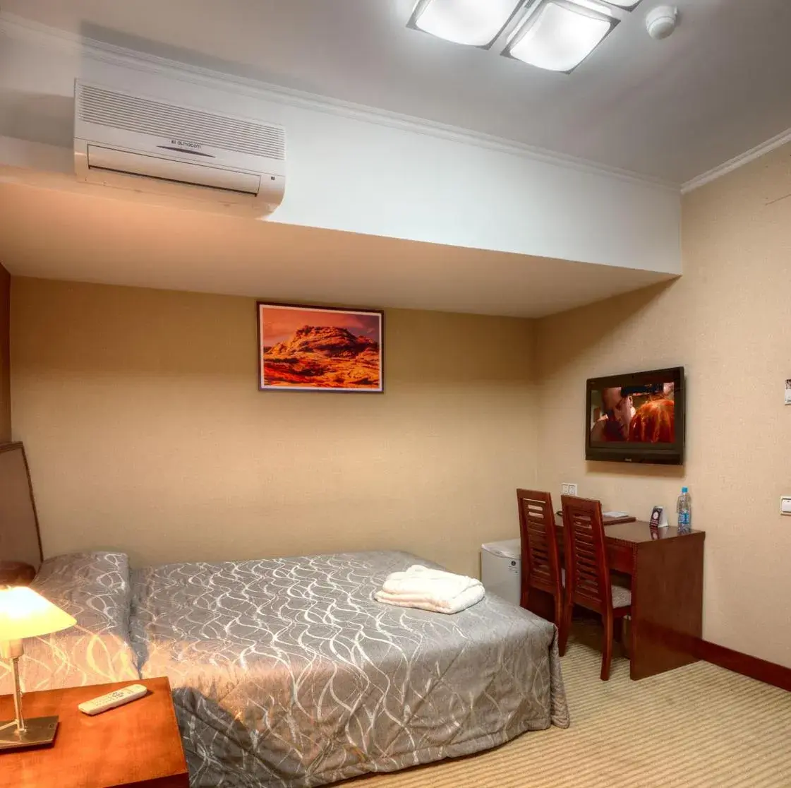 Photo of the whole room, Bed in Voyage Hotel Photo of the whole room, Bed in Voyage Hotel