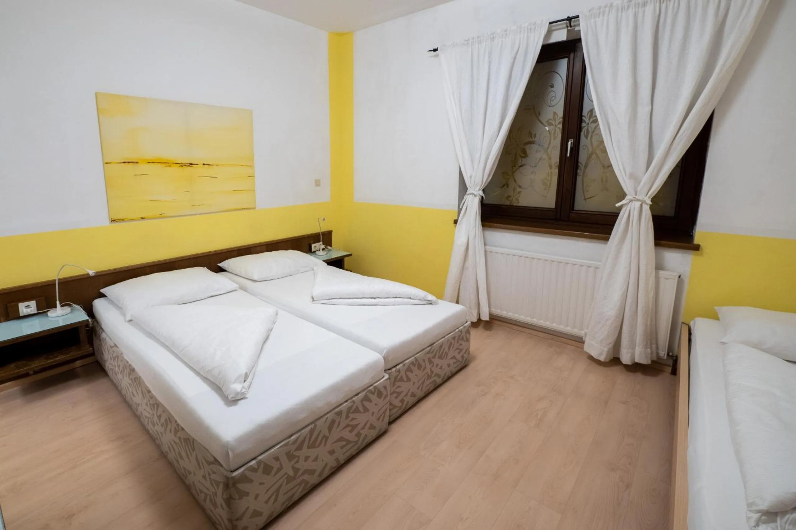 Bedroom, Bed in B&B Hotel Heimgartl