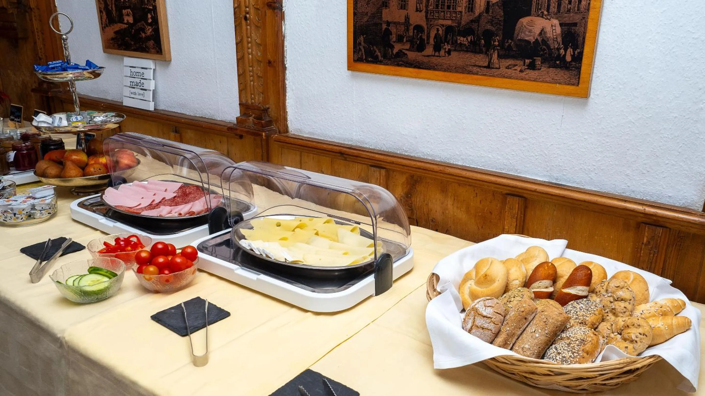 Breakfast in B&B Hotel Heimgartl