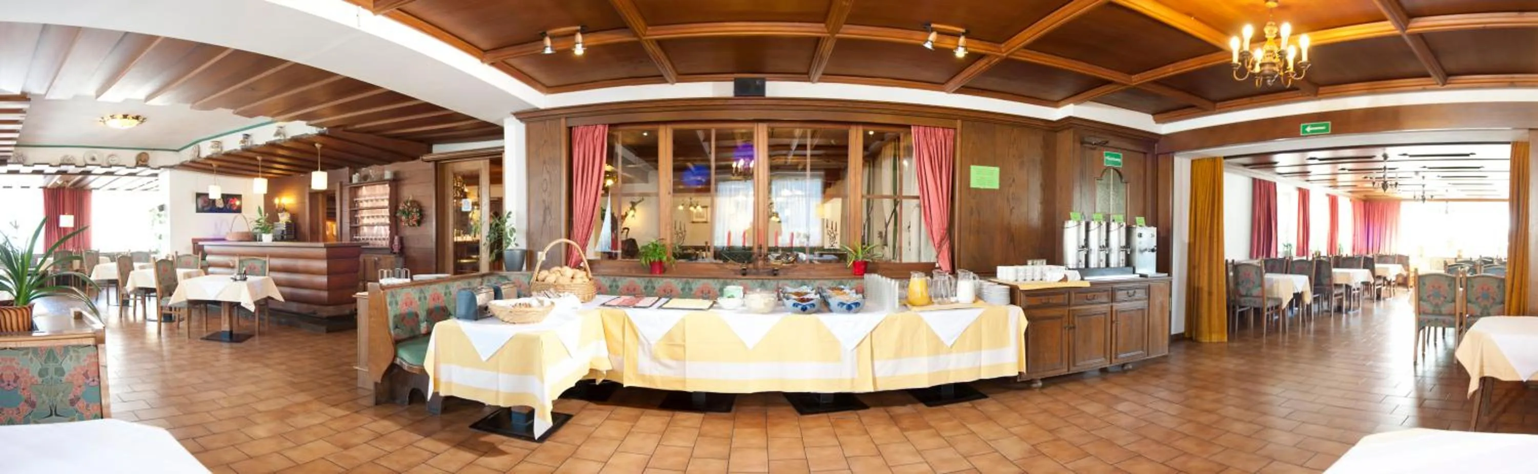 Buffet breakfast in Hotel Linde