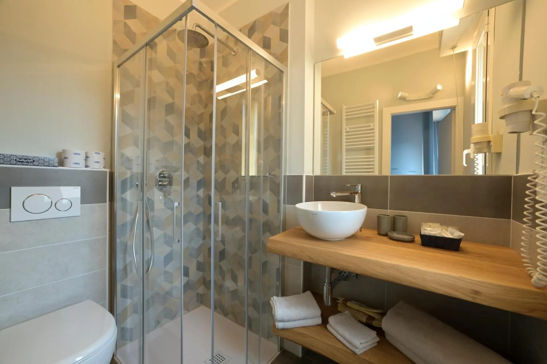 Shower in Hotel Bristol