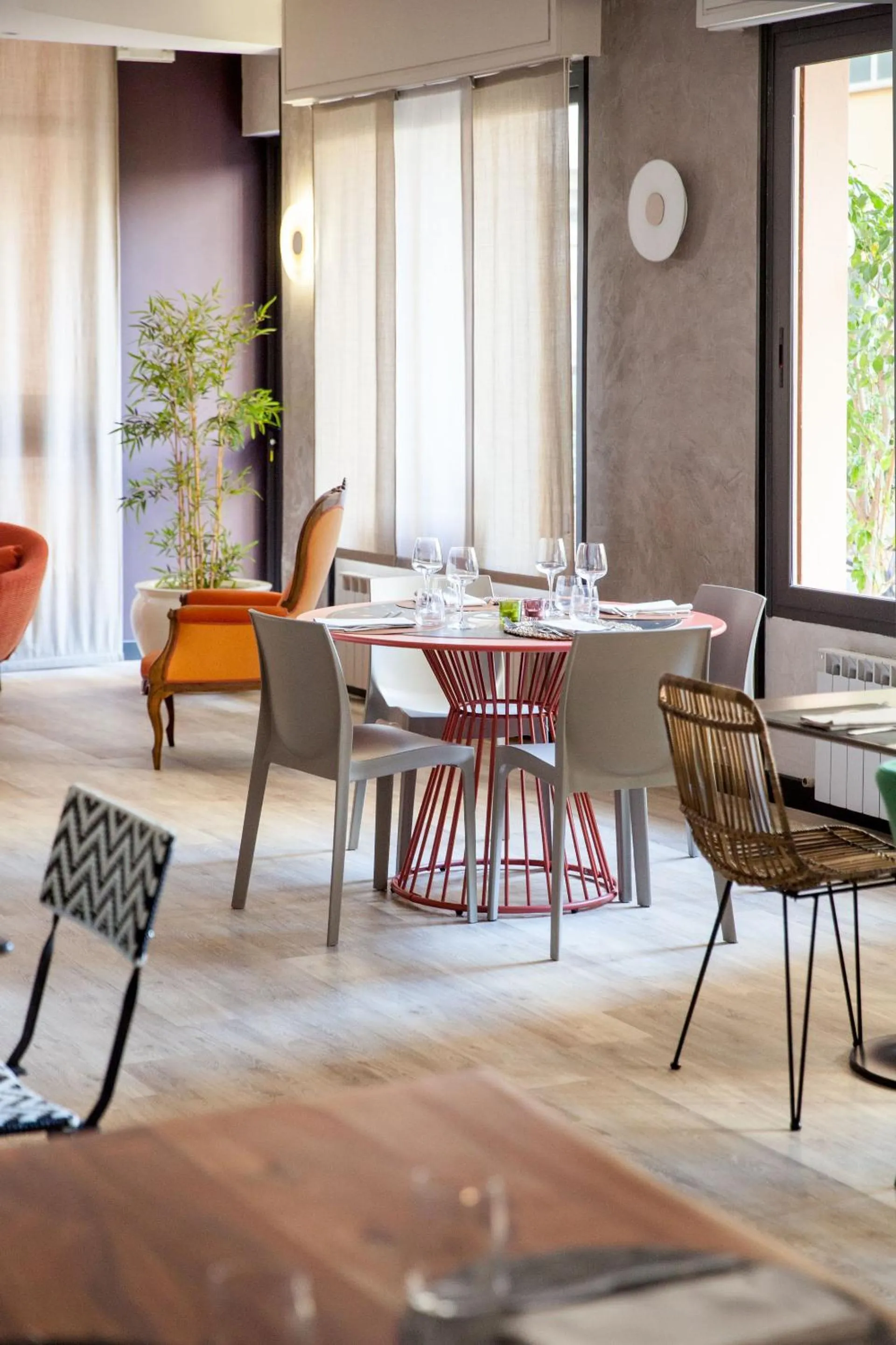 Restaurant/places to eat in Hotel Bristol