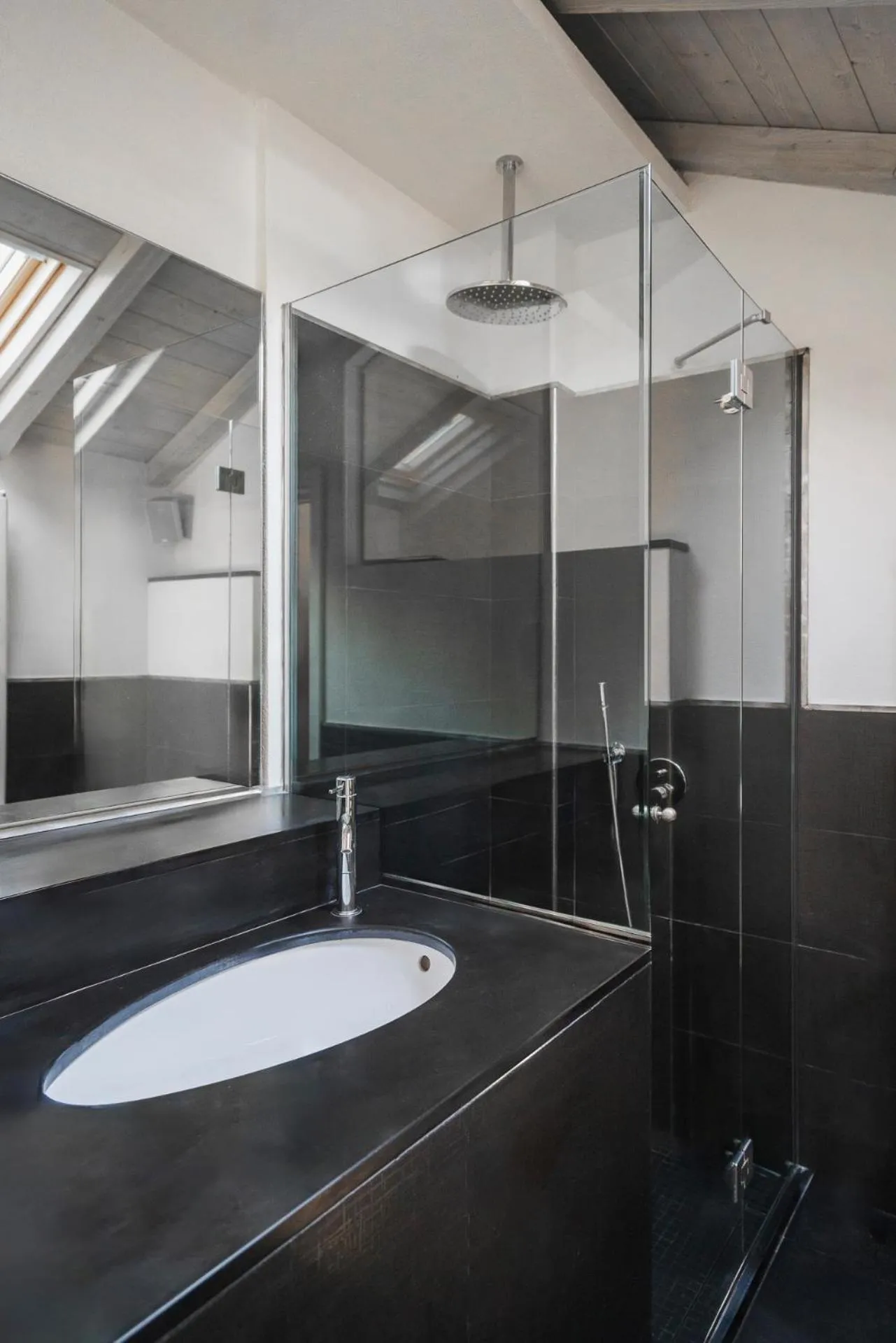 Bathroom in Doria Park Hotel