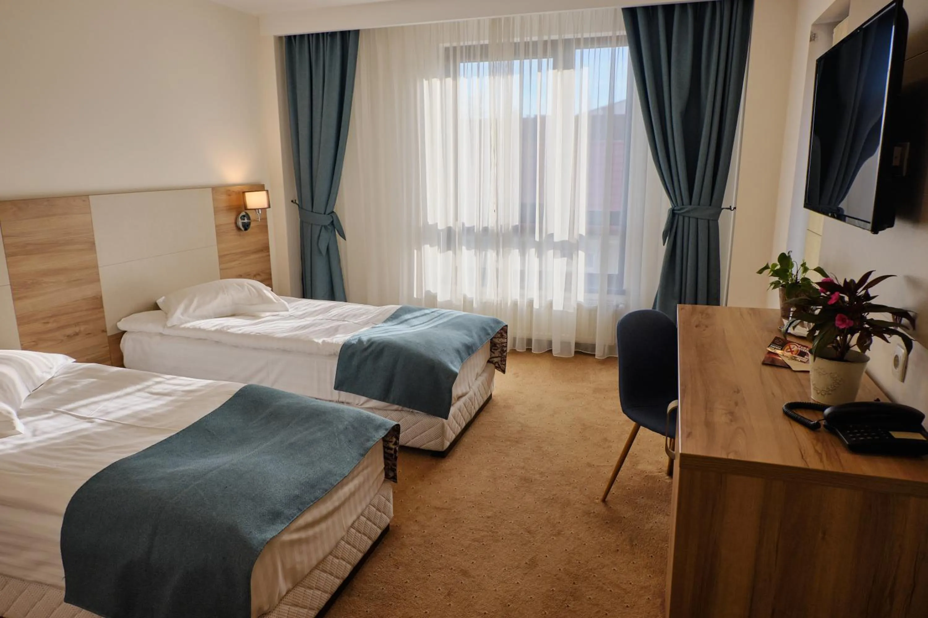 Photo of the whole room, Bed in Hotel Regal