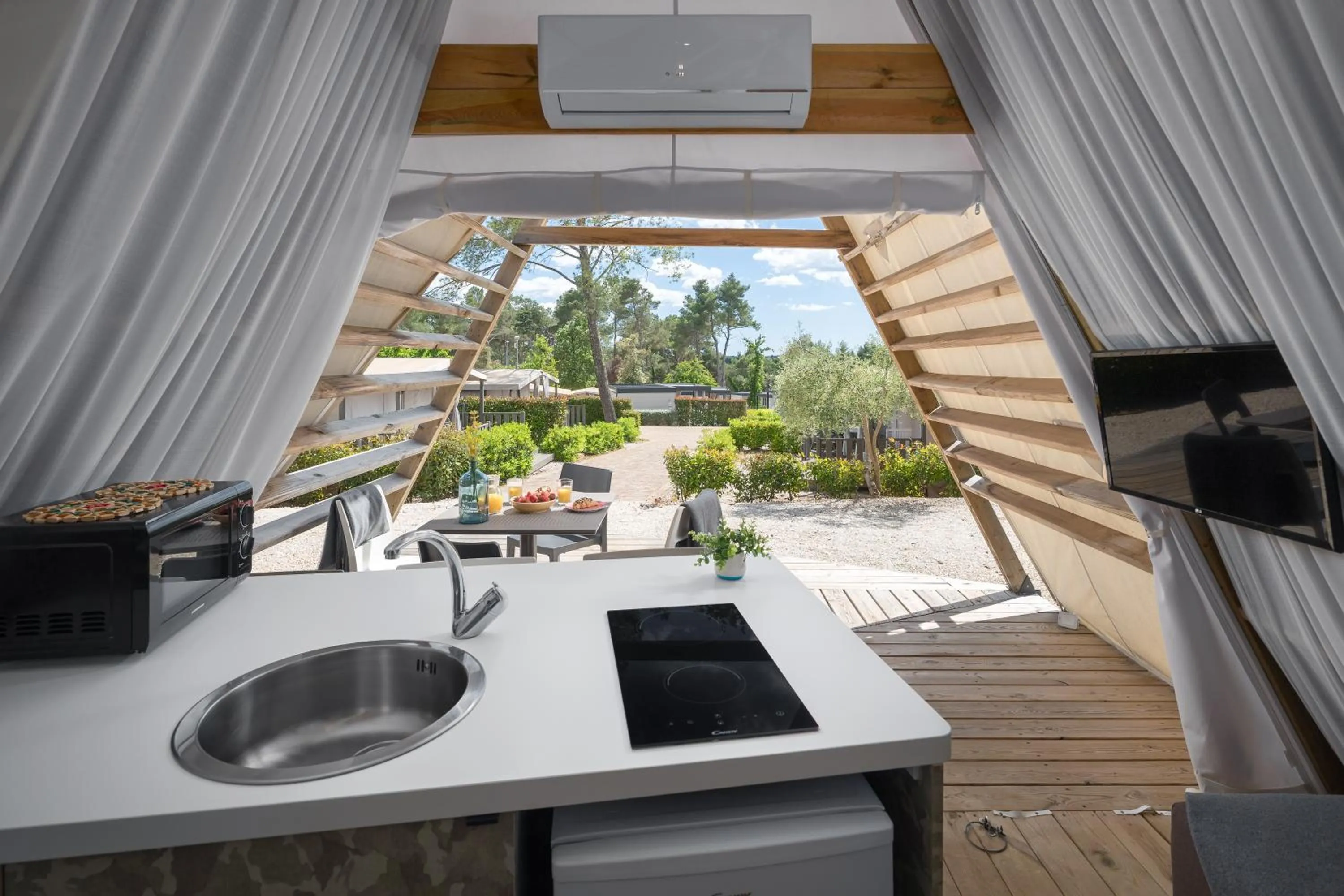 Kitchen or kitchenette in Mobile Homes Camping Santa Marina, Lanterna