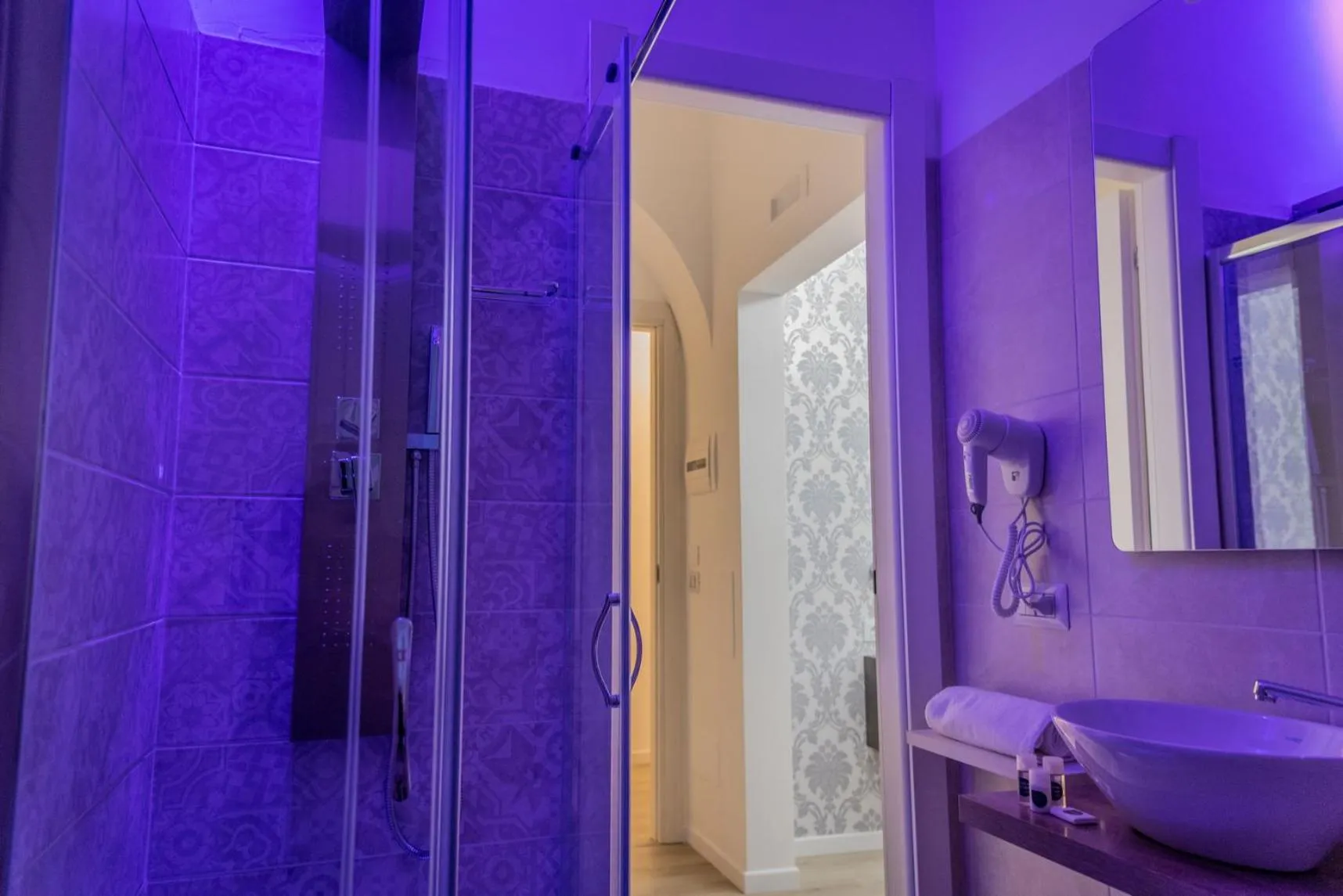 Bathroom in Inside Roma Rooms