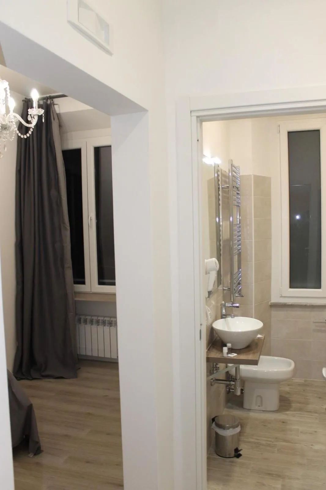 Photo of the whole room in Inside Roma Rooms