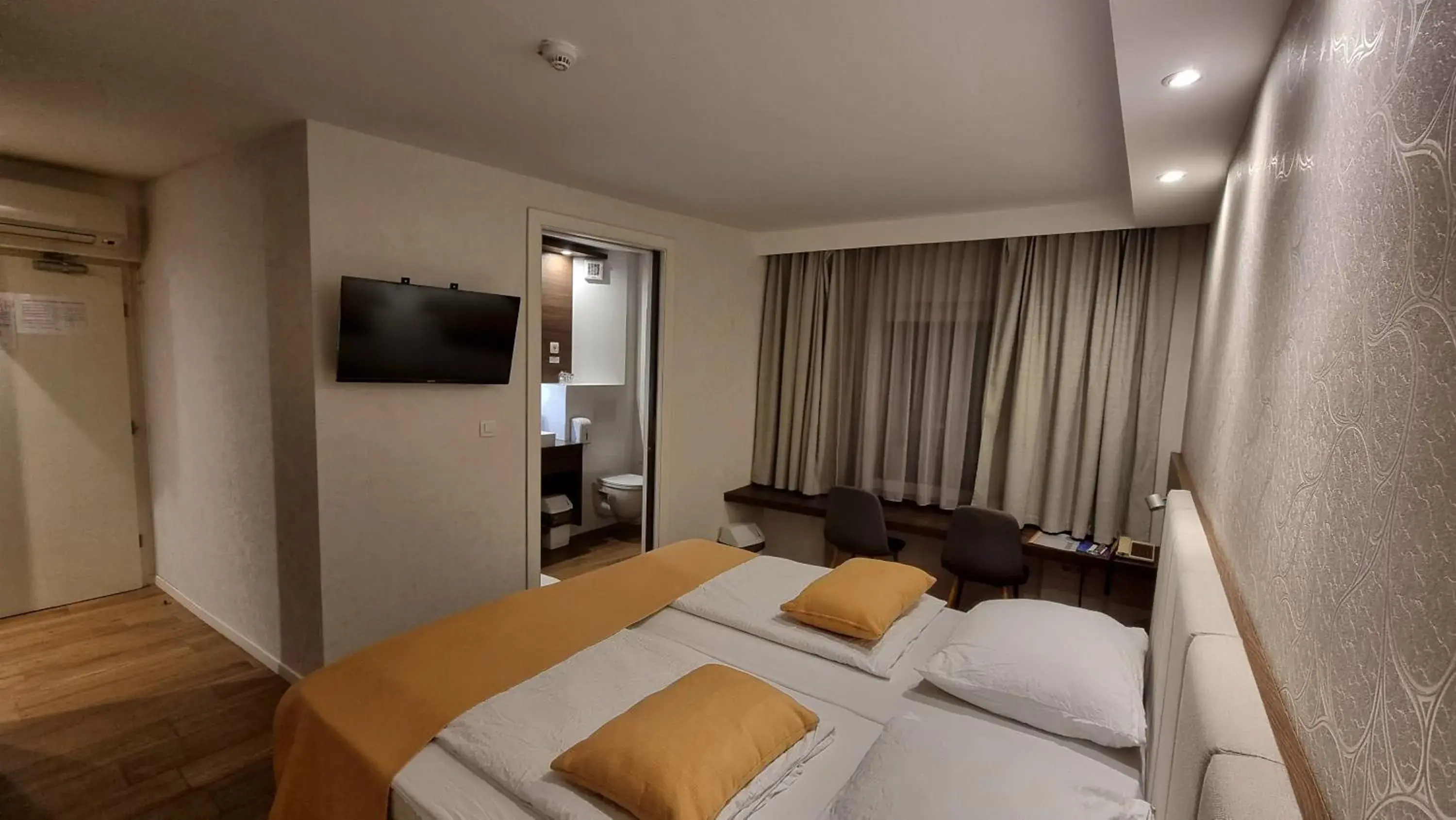 Bedroom, Bed in Hotel Emonec Bedroom, Bed in Hotel Emonec