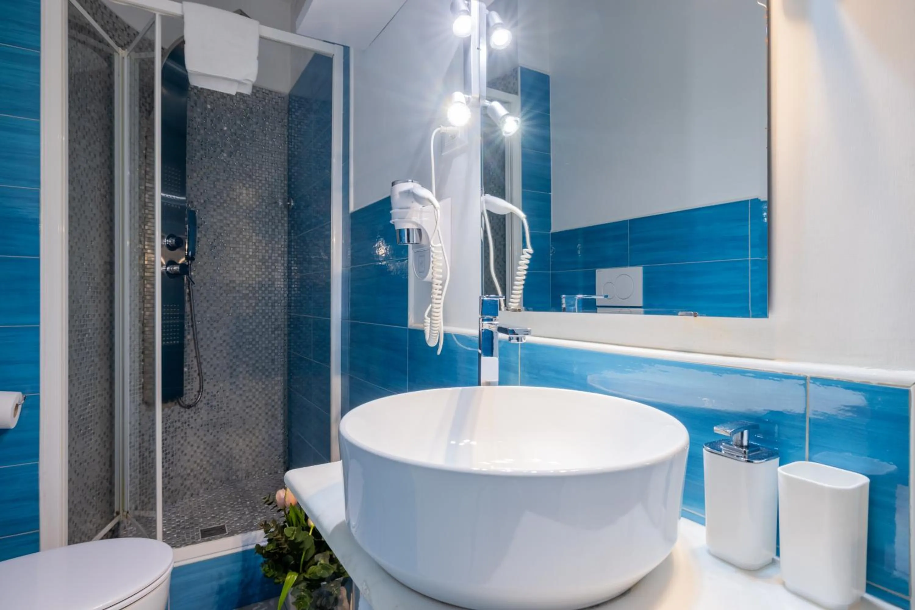 Shower in Superior Relais FCollection Temple View