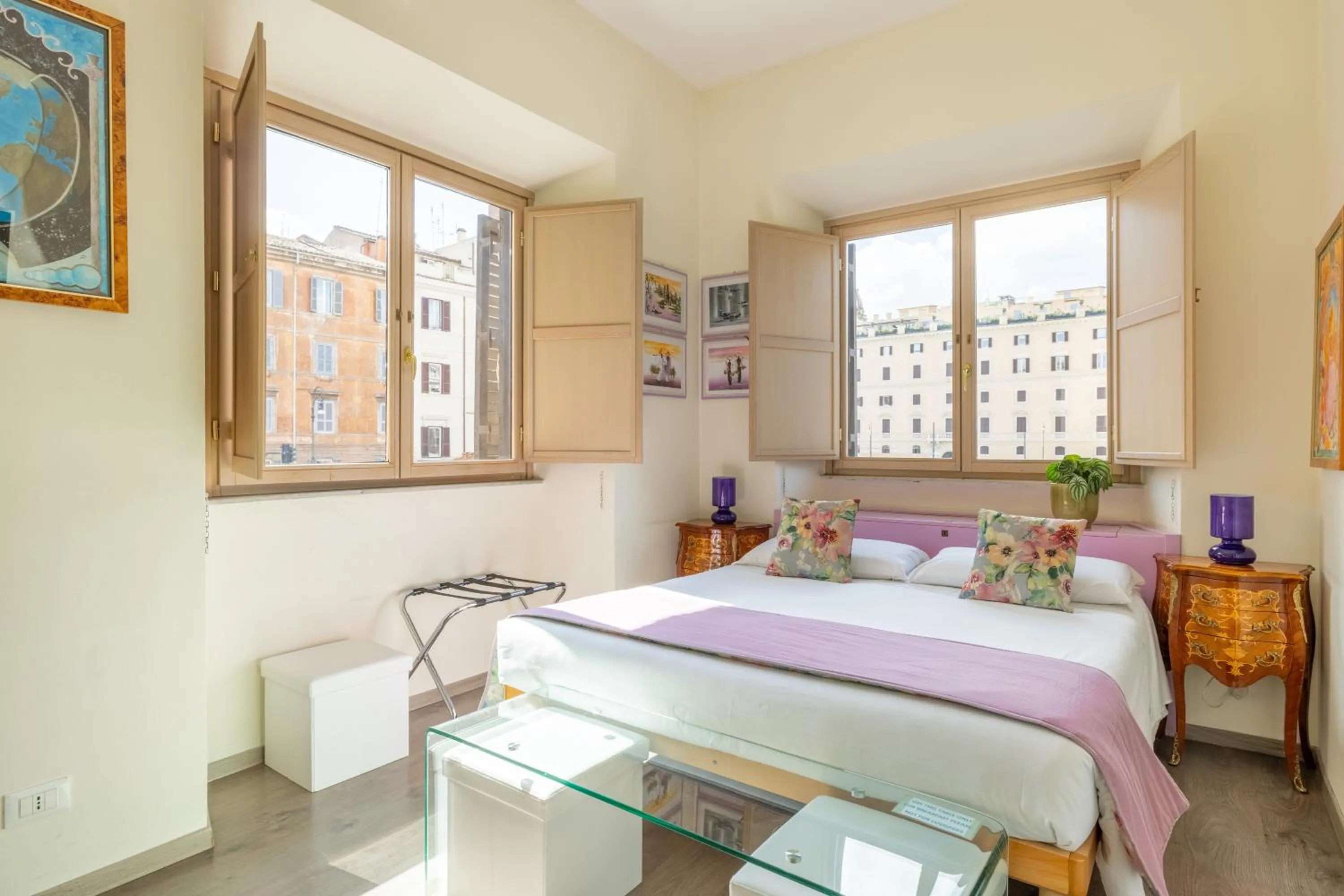 Photo of the whole room, Bed in Superior Relais FCollection Temple View