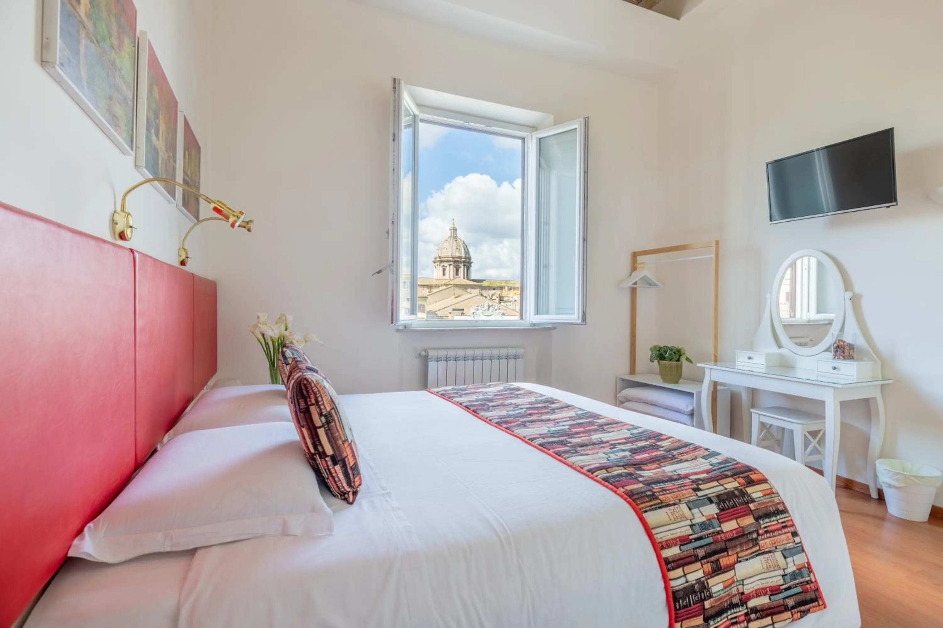 TV and multimedia, Bed in Superior Relais FCollection Temple View