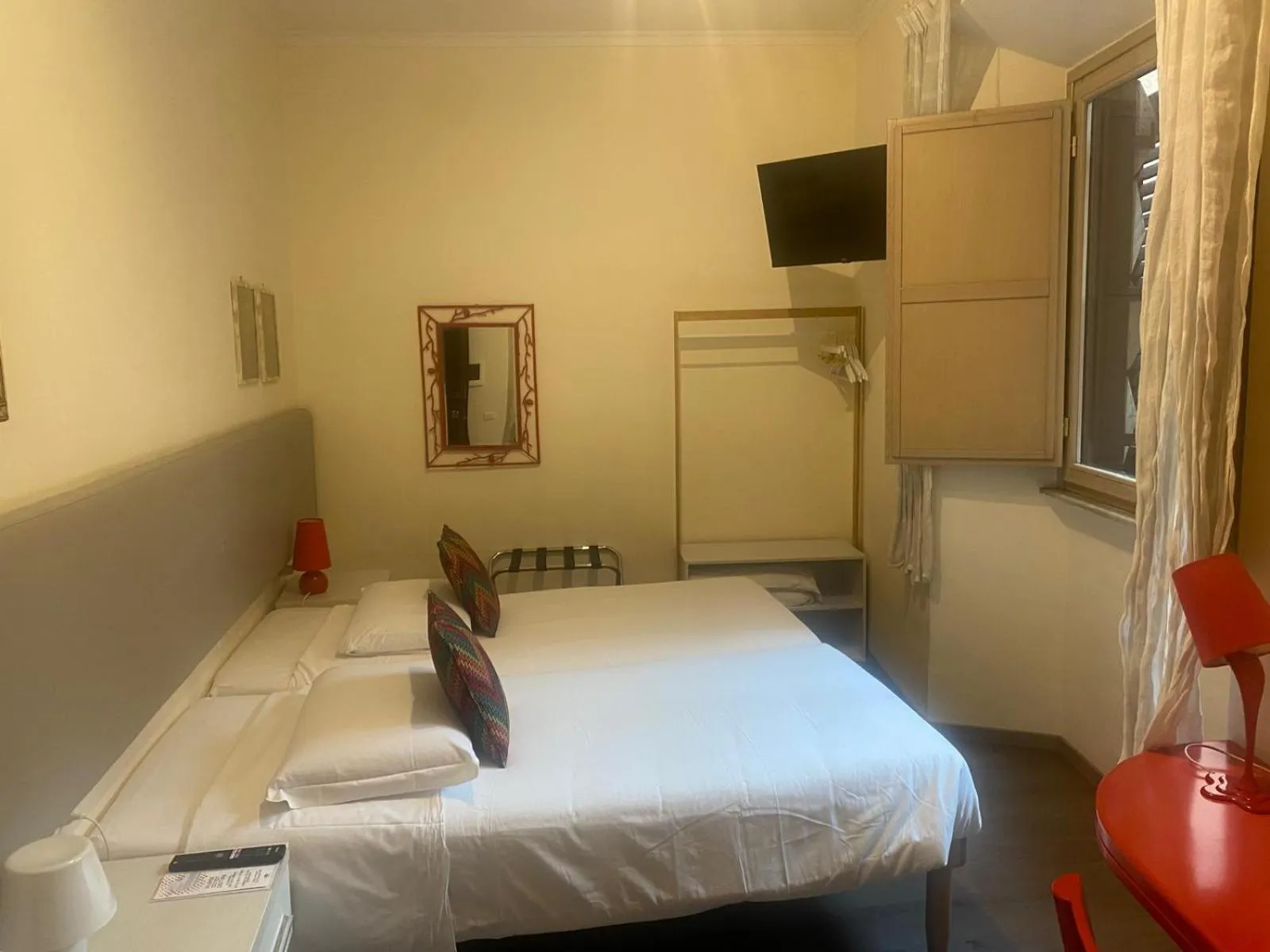 Photo of the whole room, Bed in Superior Relais FCollection Temple View