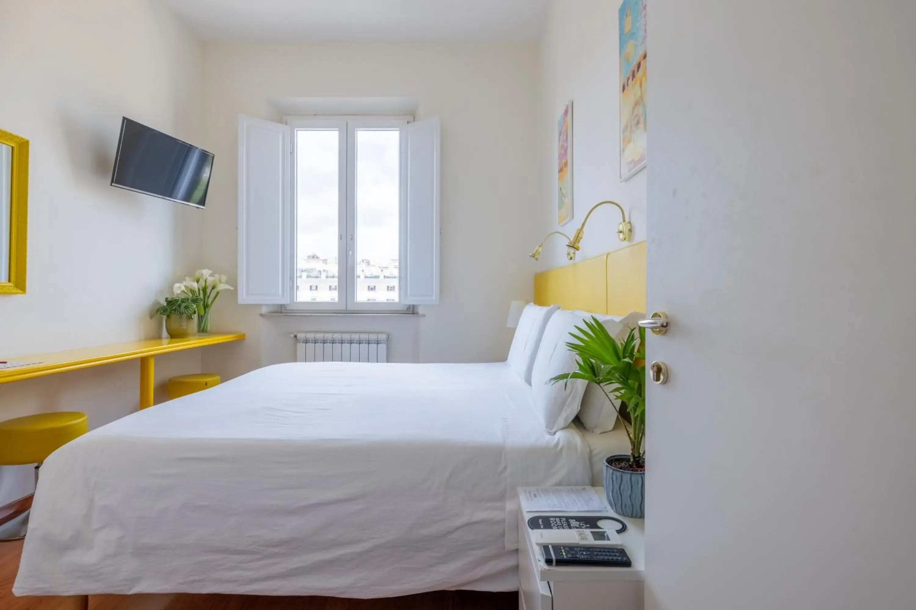 Bed in Superior Relais FCollection Temple View Bed in Superior Relais FCollection Temple View