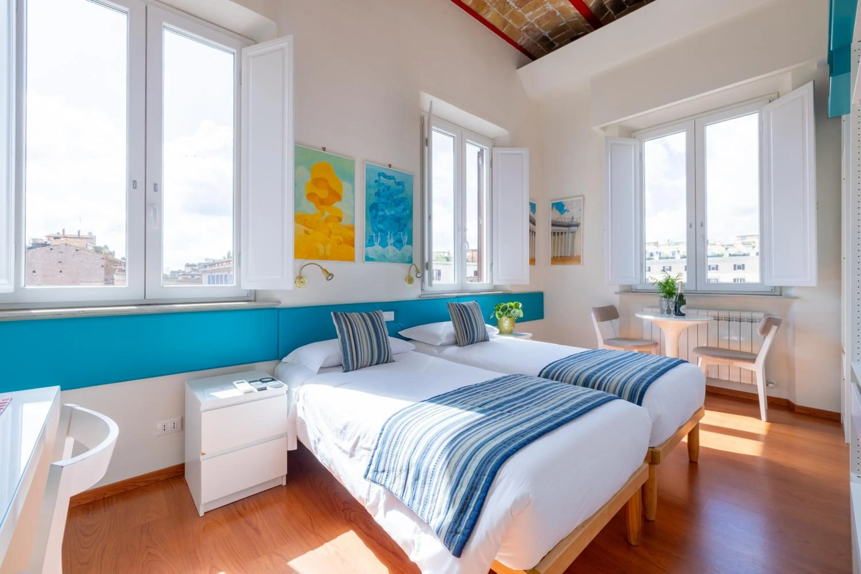 Photo of the whole room, Bed in Superior Relais FCollection Temple View