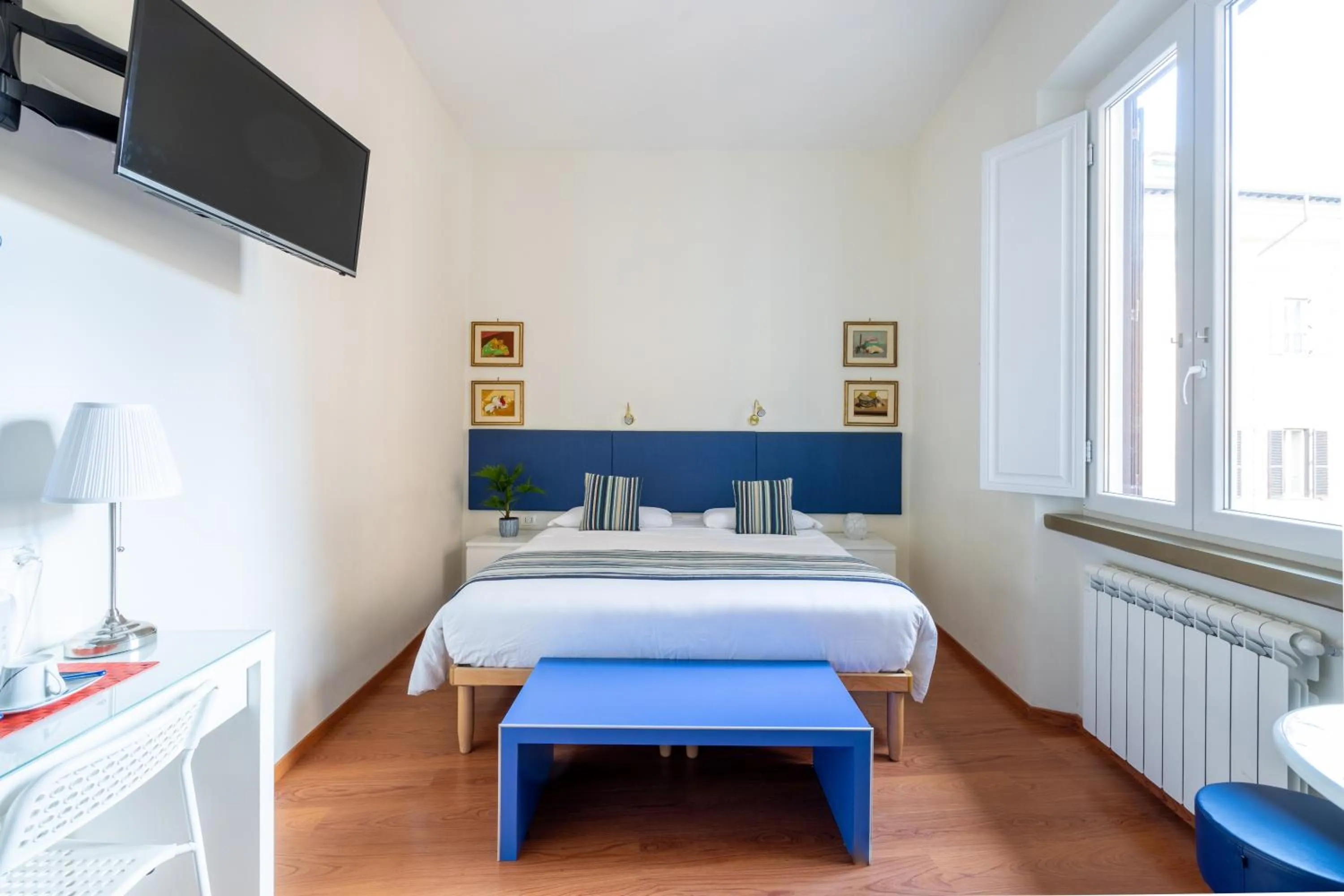 TV and multimedia, Bed in Superior Relais FCollection Temple View