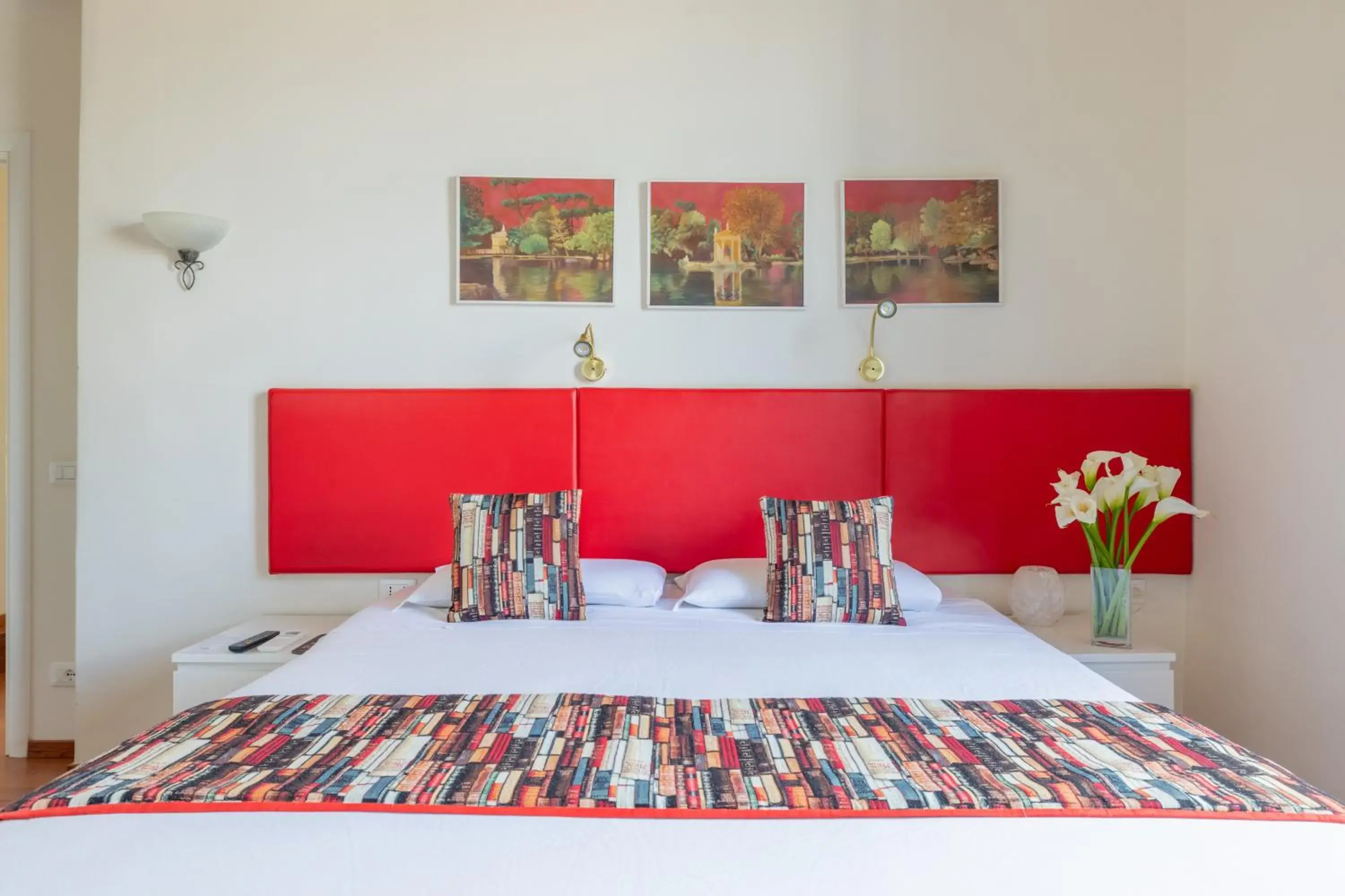 Photo of the whole room, Bed in Superior Relais FCollection Temple View Photo of the whole room, Bed in Superior Relais FCollection Temple View