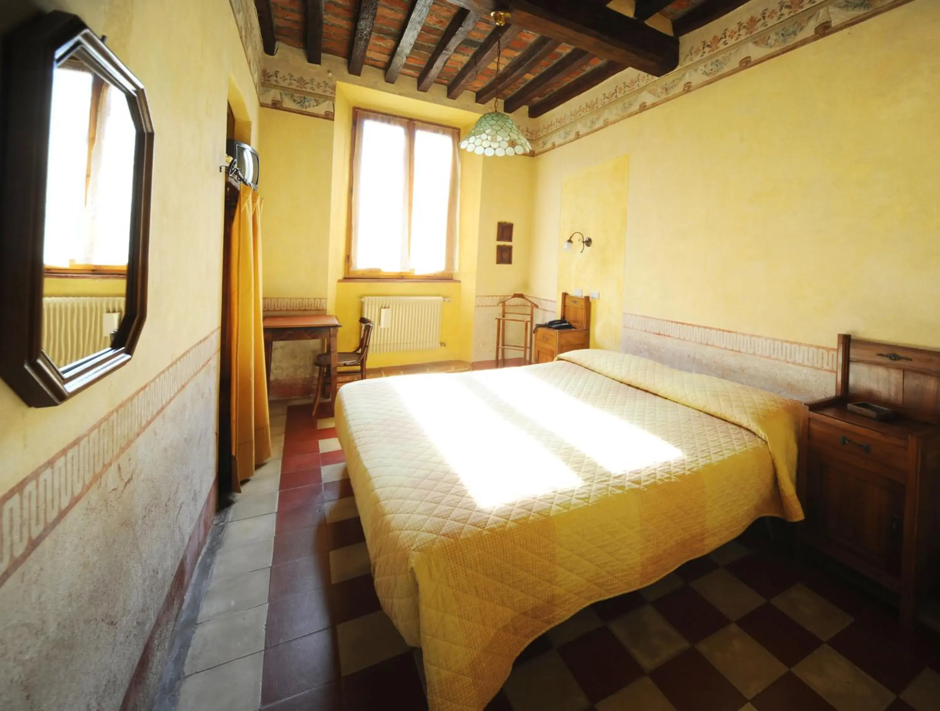 Single Room in Albergo Giulia Gonzaga Single Room in Albergo Giulia Gonzaga