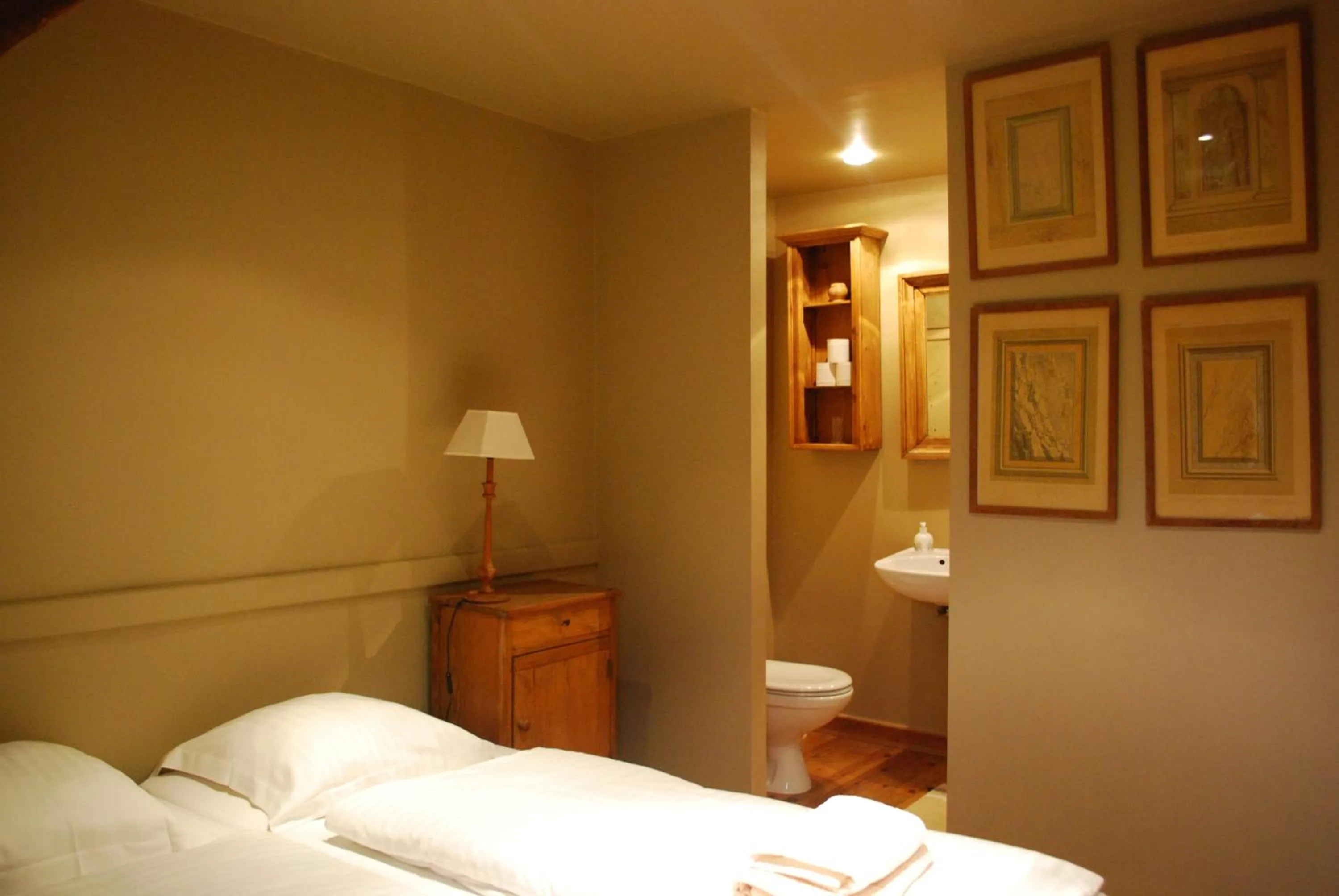 Photo of the whole room, Bed in Orshof