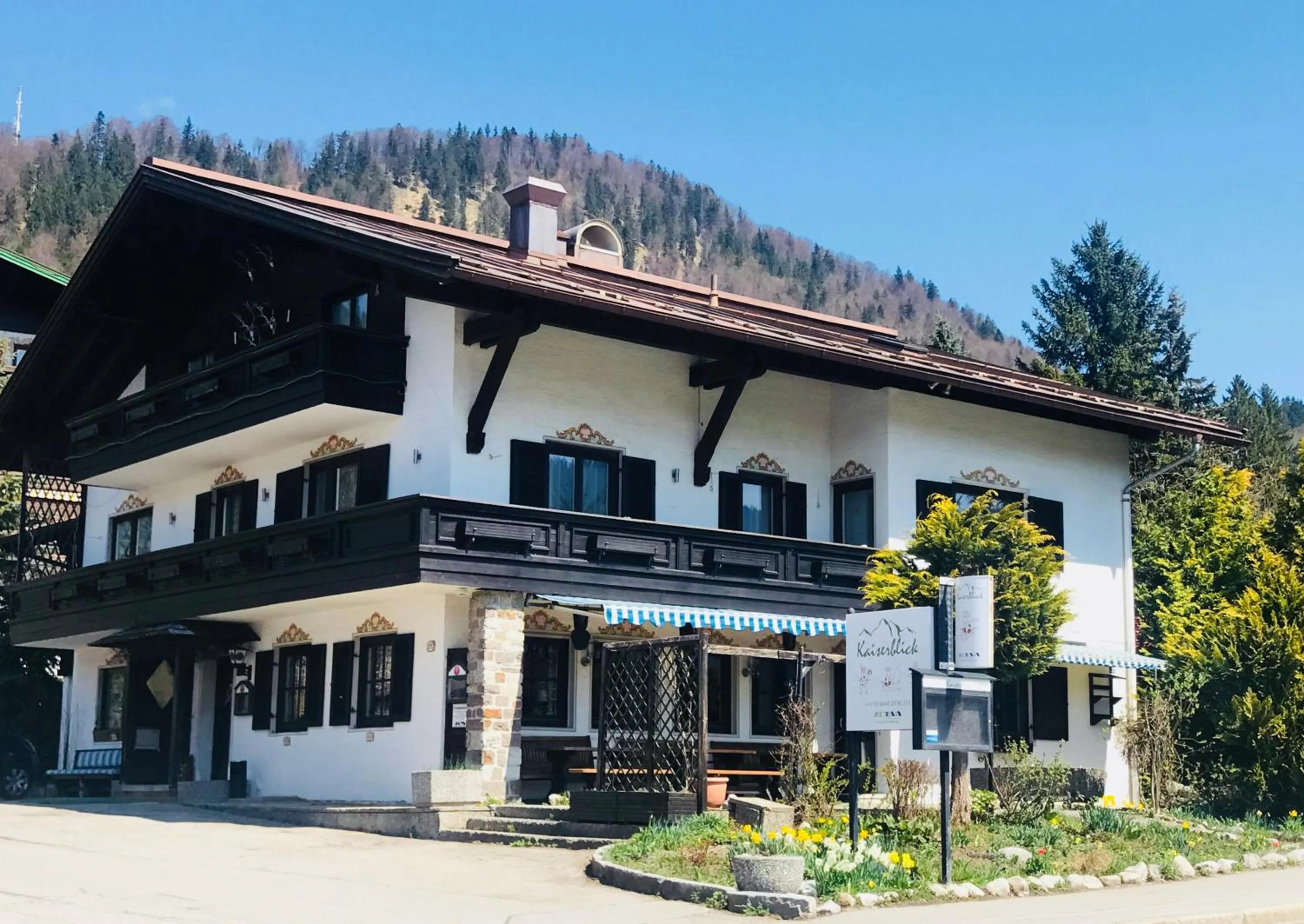 Property building in DEVA Hotel Kaiserblick