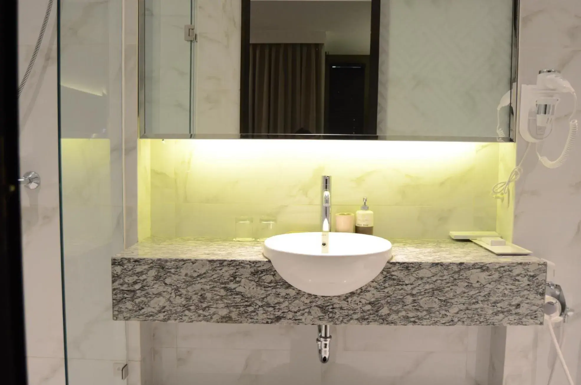 Superior Queen Room in Amanuba Hotel & Resort Rancamaya Superior Queen Room in Amanuba Hotel & Resort Rancamaya