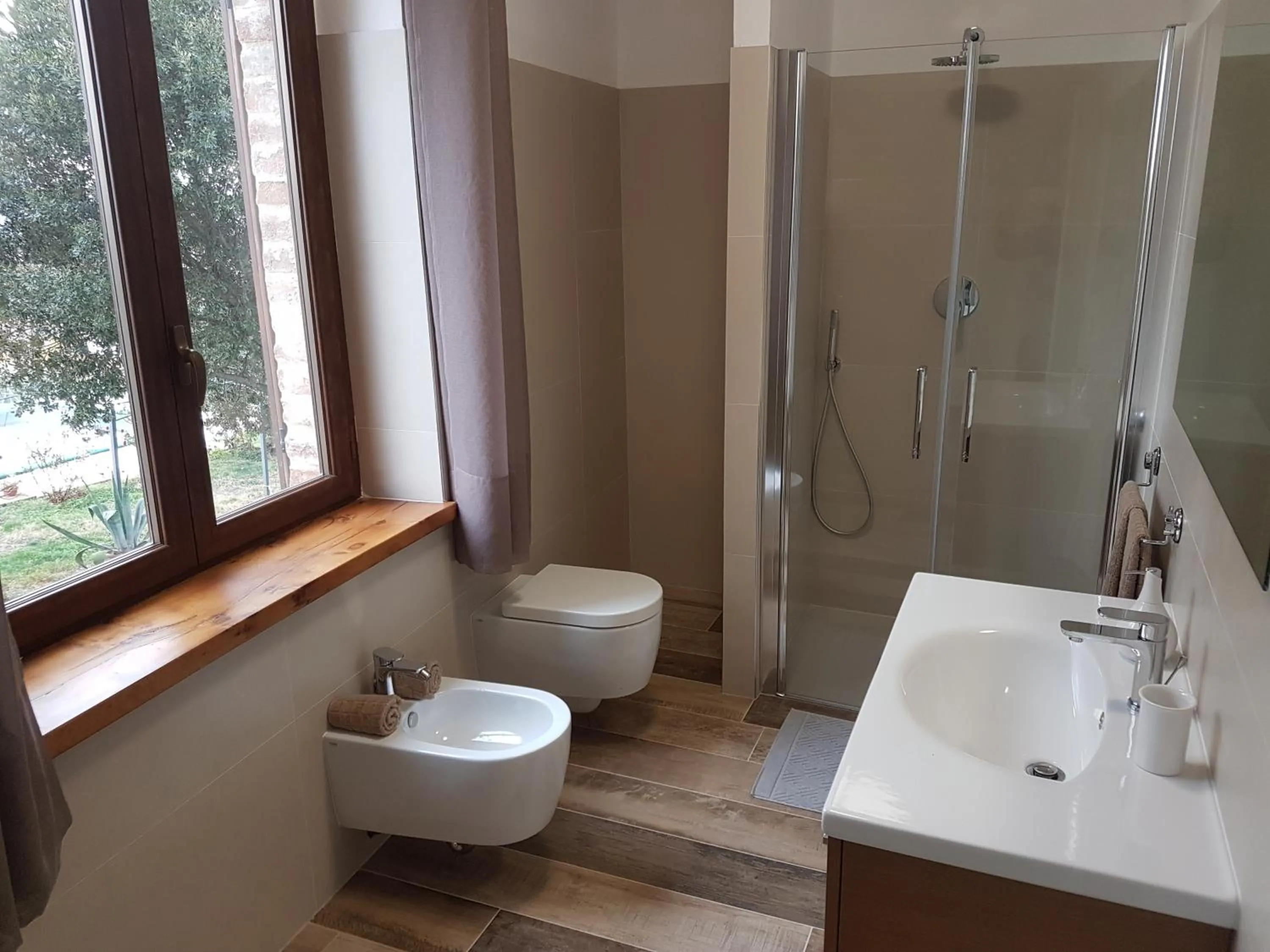 Shower in La Collina