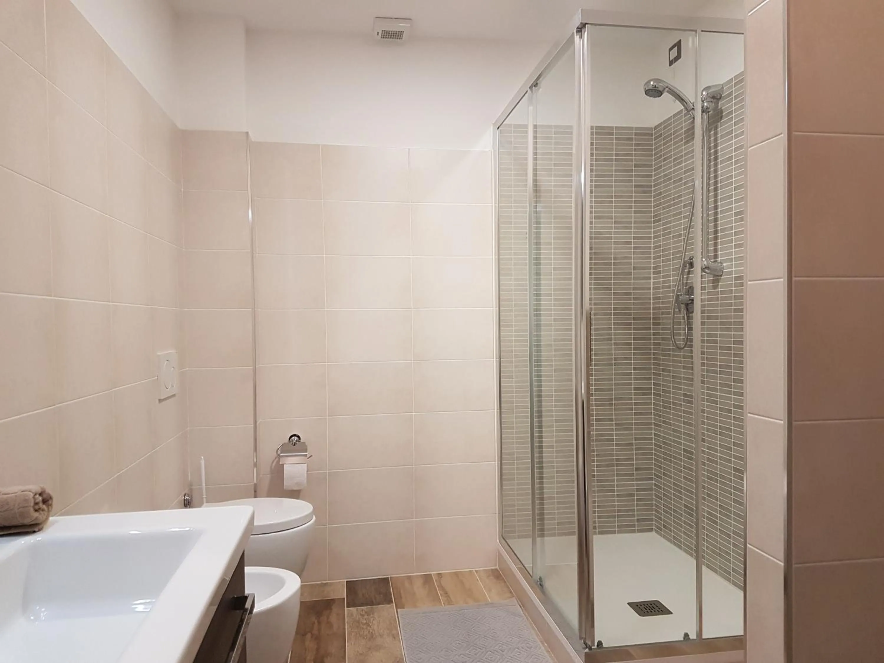 Shower in La Collina